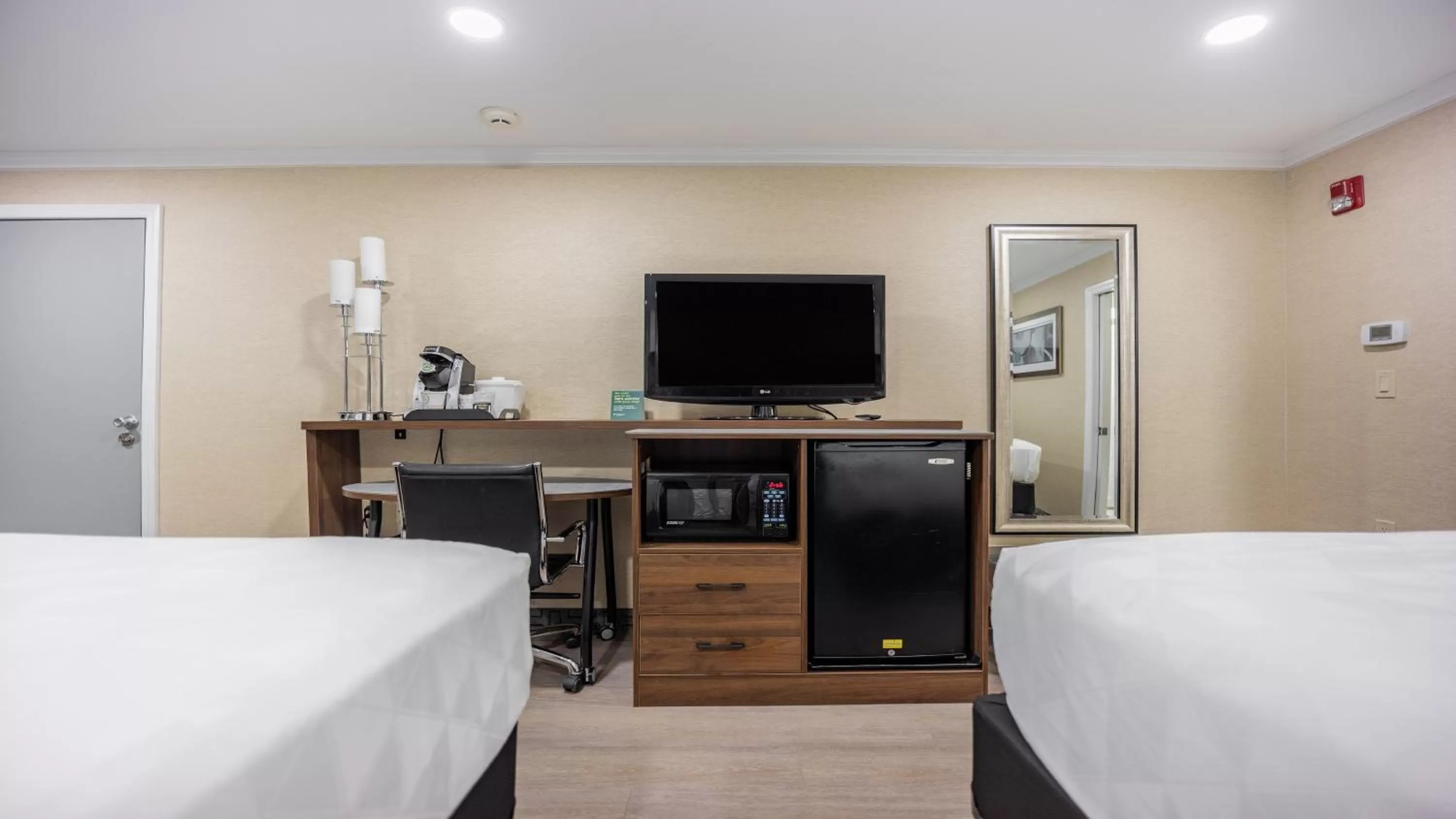 Standard King Room in Holiday Inn Plainview-Long Island by IHG