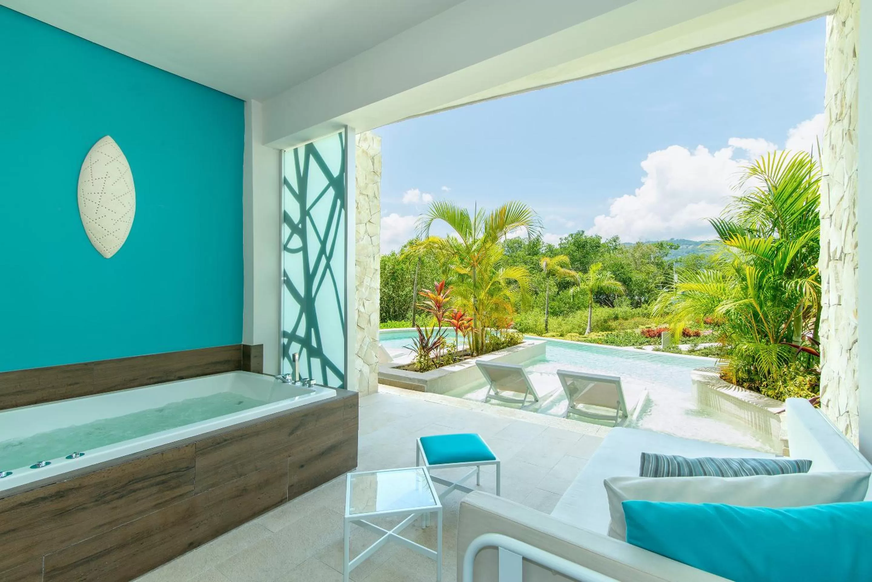  Xhale Club Junior Suite Swim Up Garden View king in Breathless Montego Bay Adults Only - All Inclusive