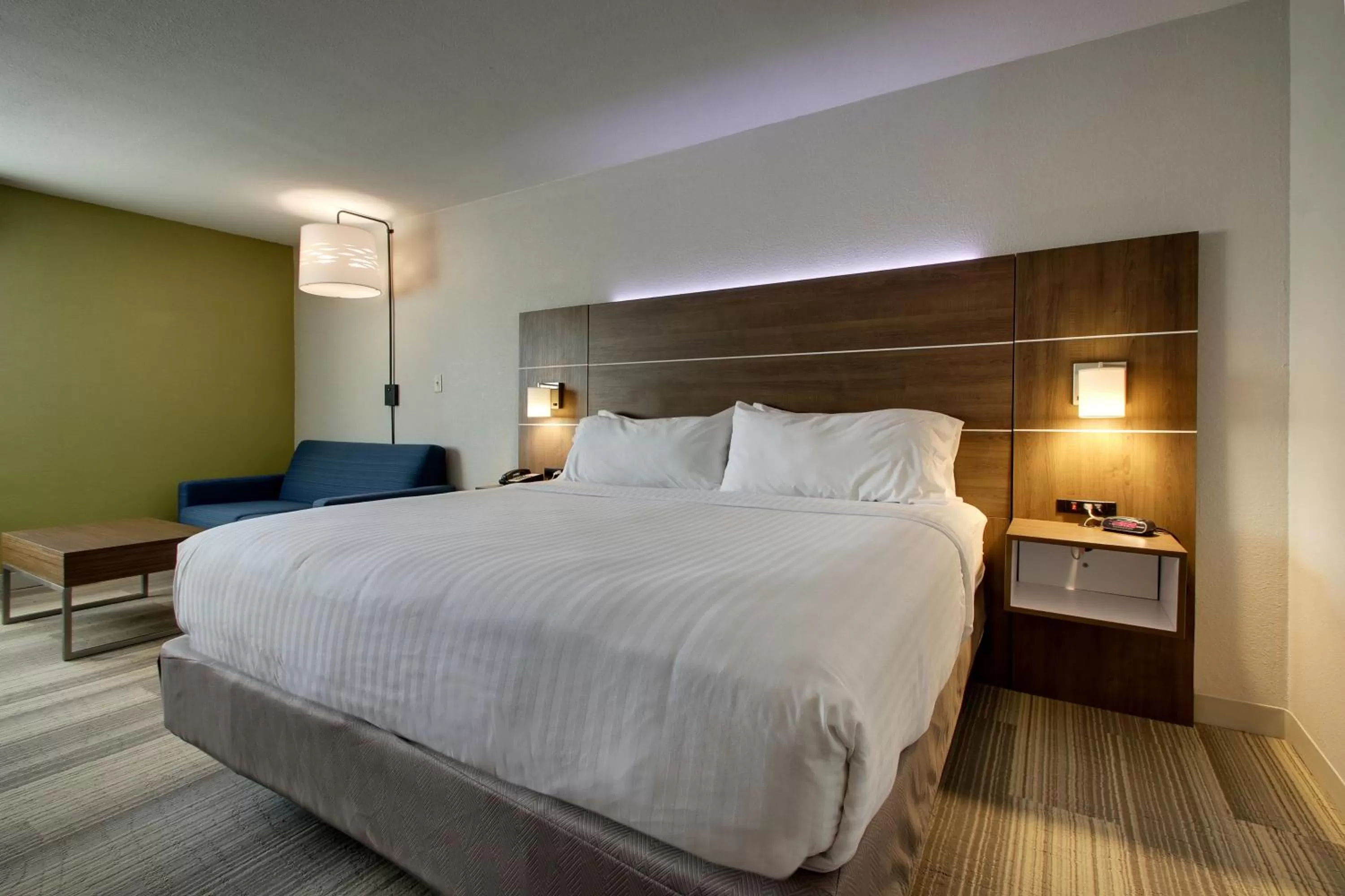 King Suite with Sofa Bed in Holiday Inn Express & Suites Wapakoneta by IHG