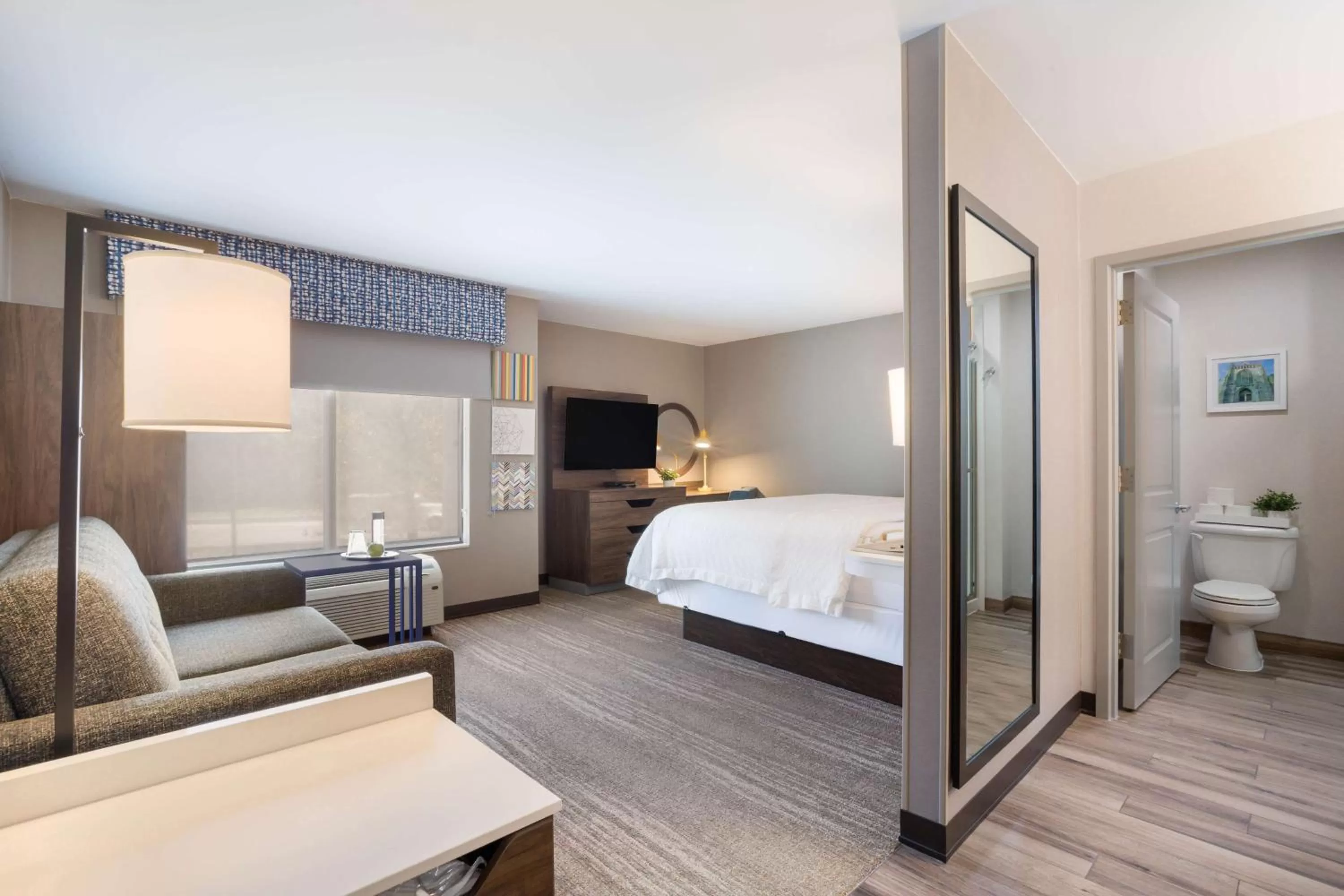 King Room with Queen Sofa Bed in Hampton Inn Princeton