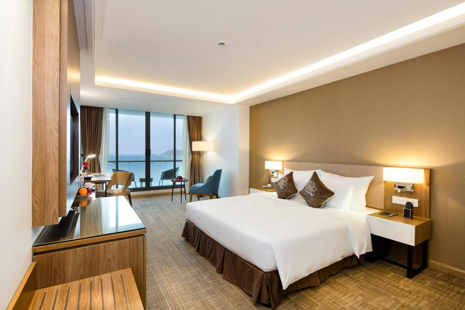 Premier Deluxe Double Room with Sea View in Asteria Comodo Nha Trang Hotel