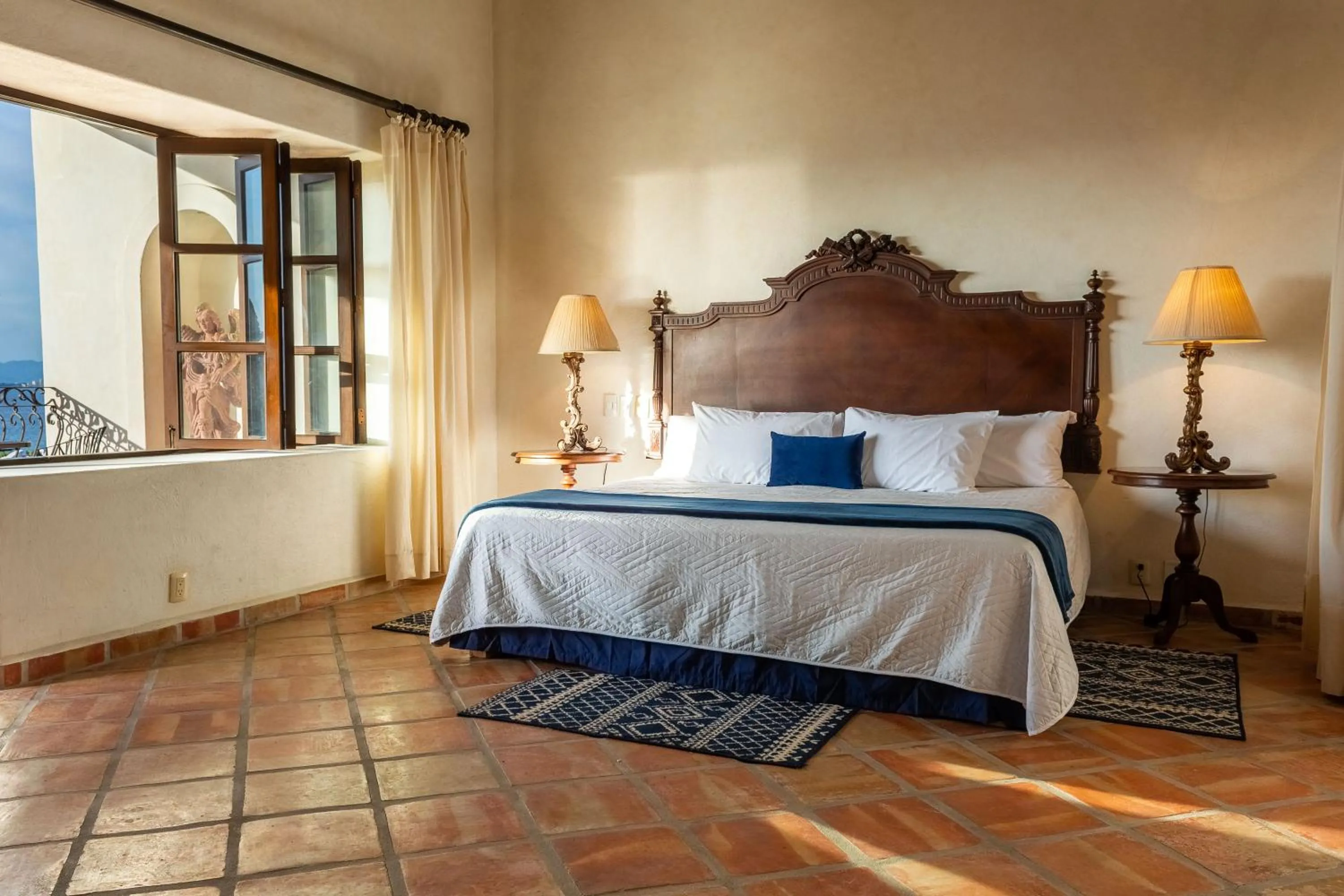 Deluxe King Room in BellView Hotel Boutique