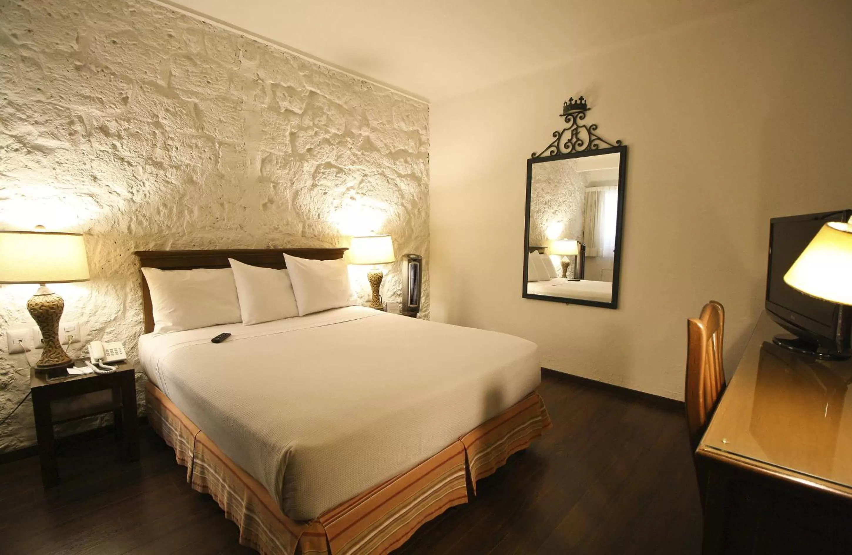 Standard Queen Room in Hotel Casino Morelia