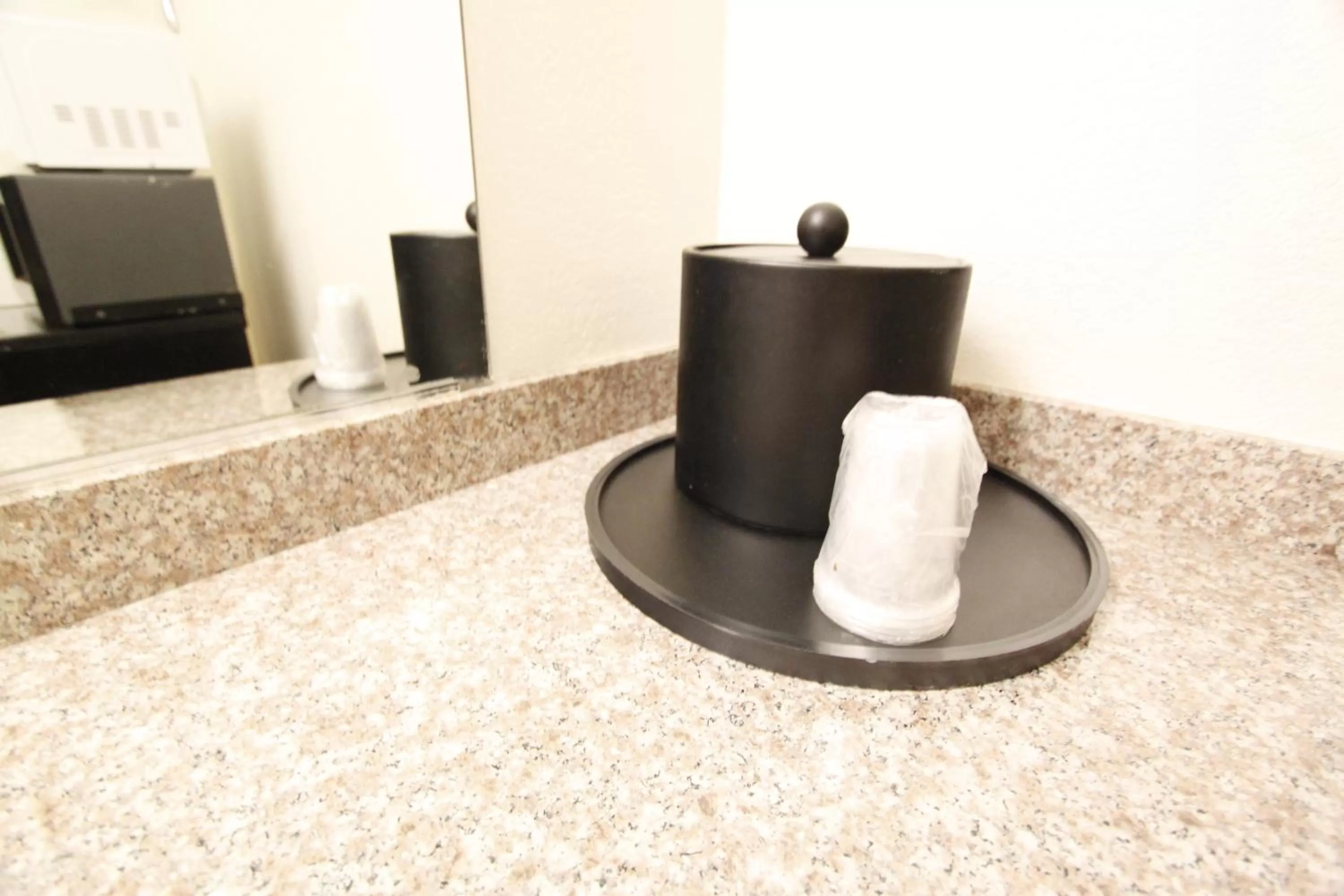 King Room (Nonsmoking) in Welcome Inn Corona