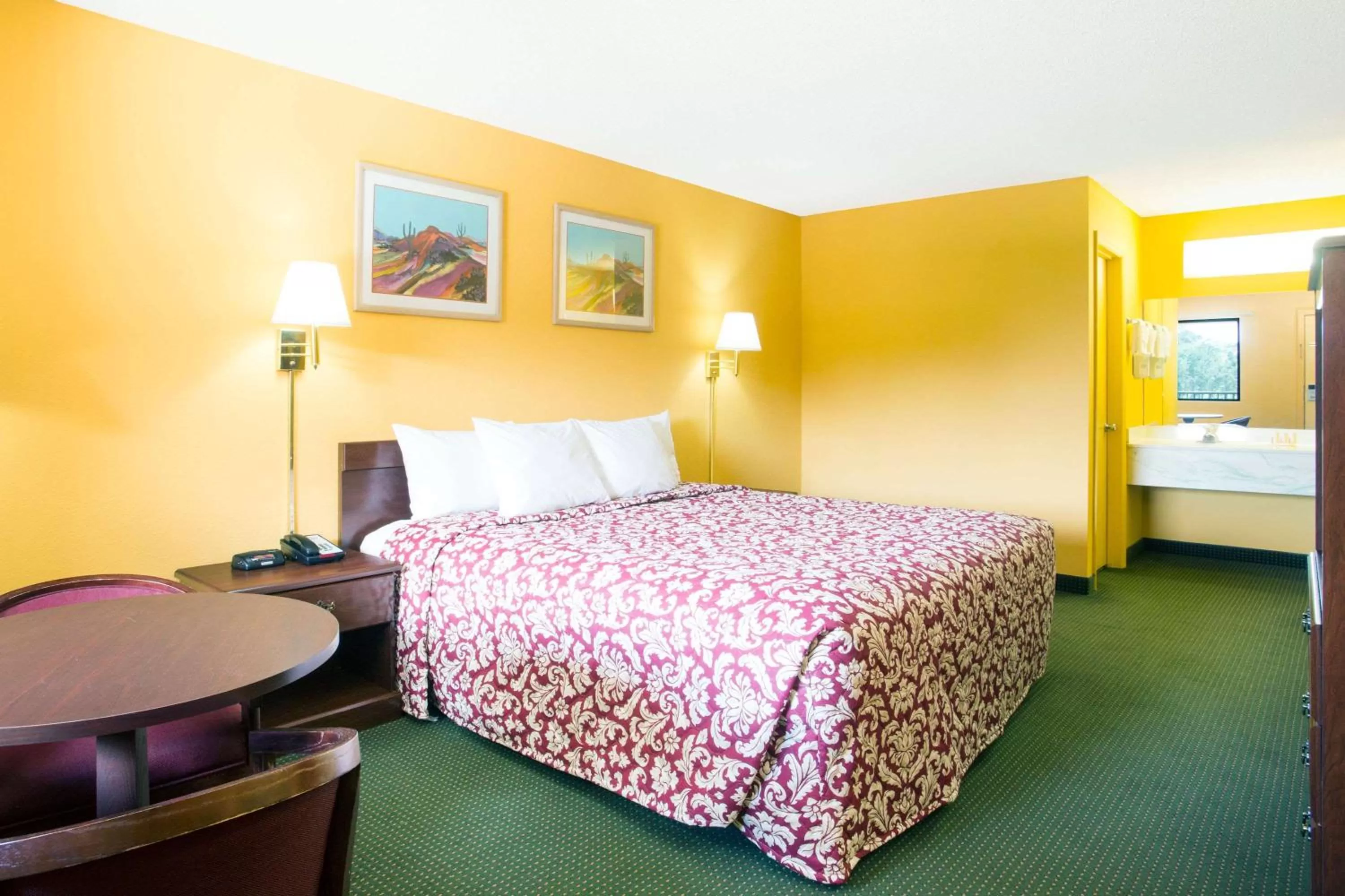 King Room - Non-Smoking in Days Inn by Wyndham Camilla