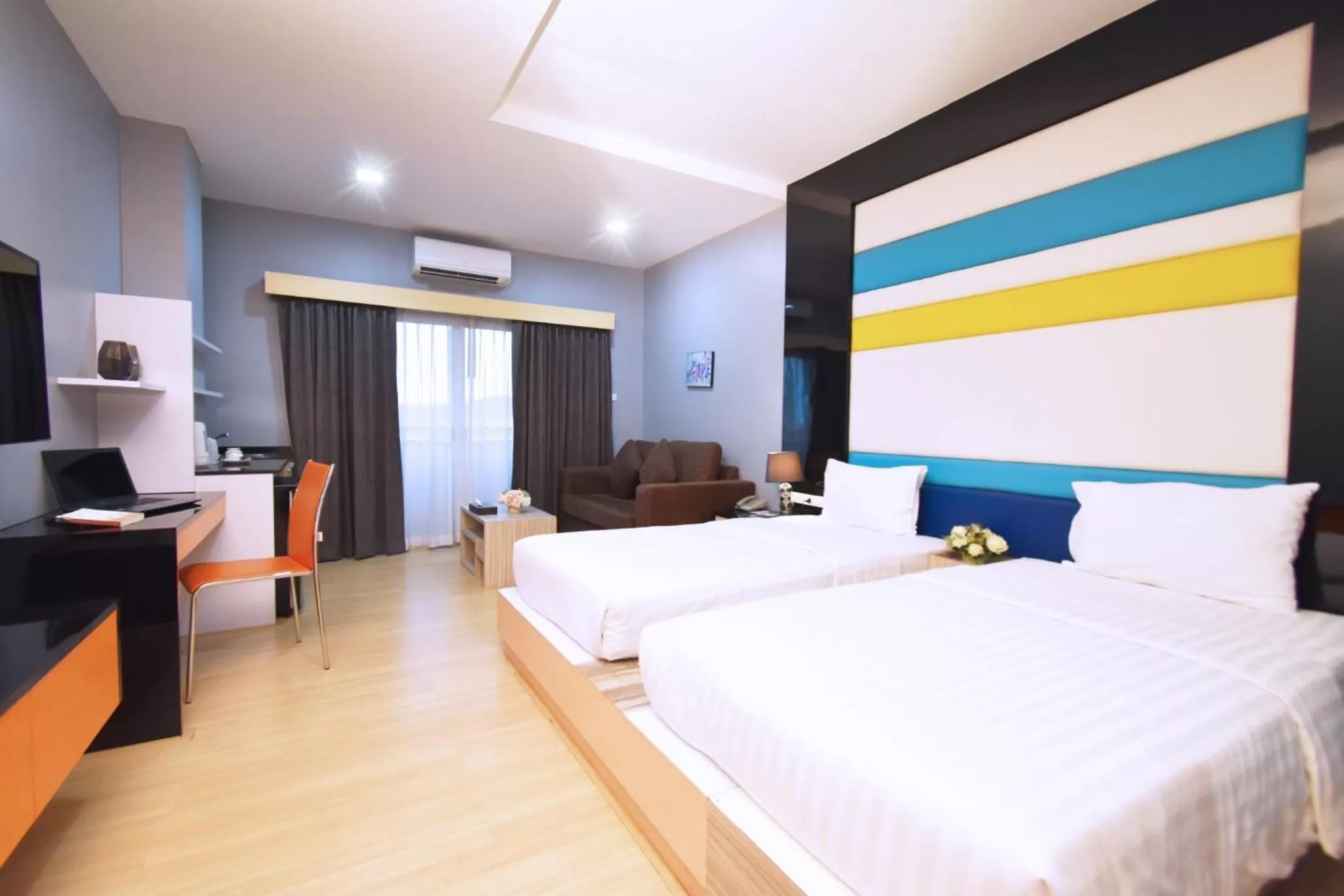 Standard Twin Room in Eastpana Hotel - SHA Extra Plus