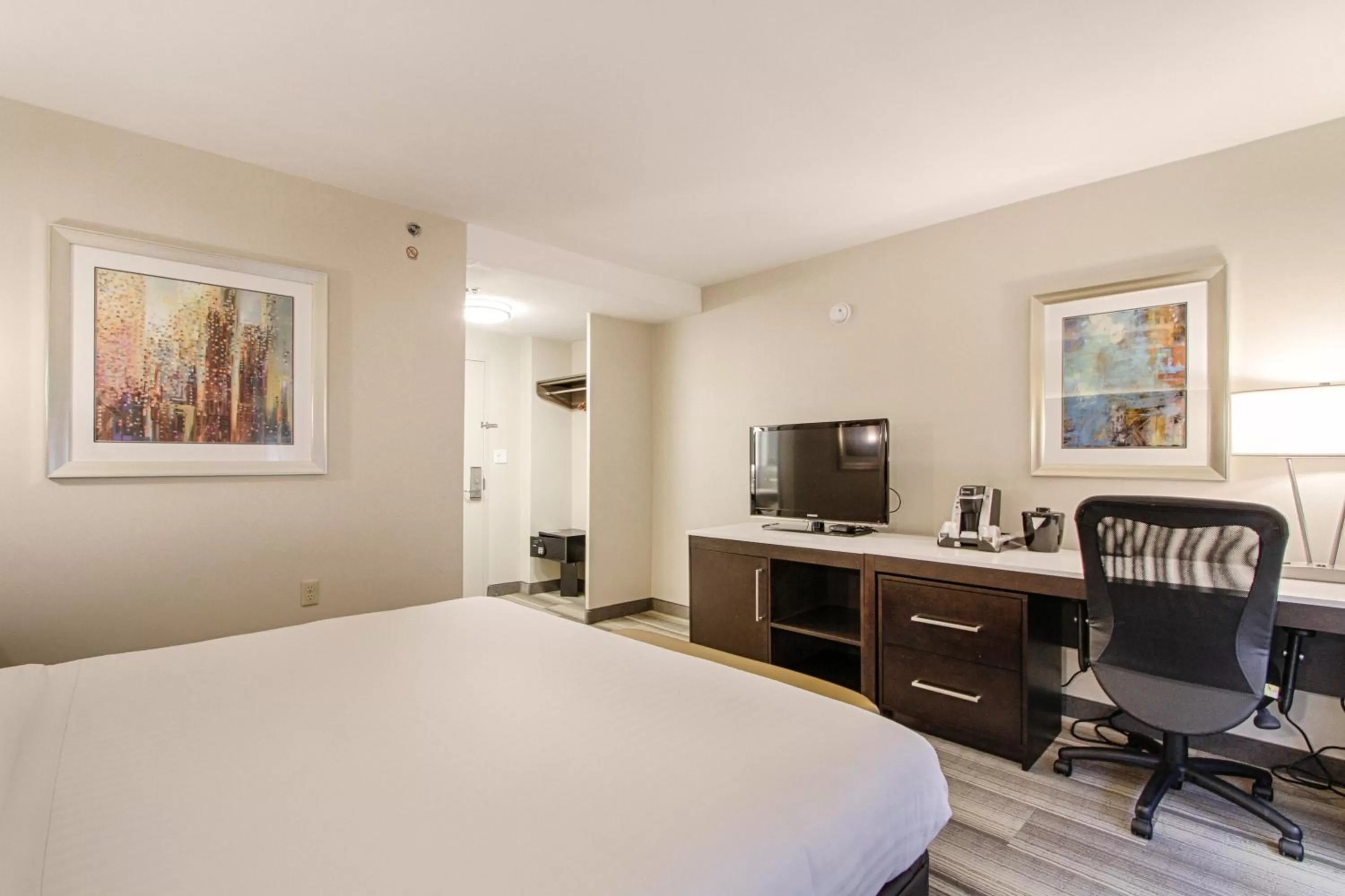 One-Bedroom King Suite with Balcony 1 in Holiday Inn Express - Downtown San Diego by IHG