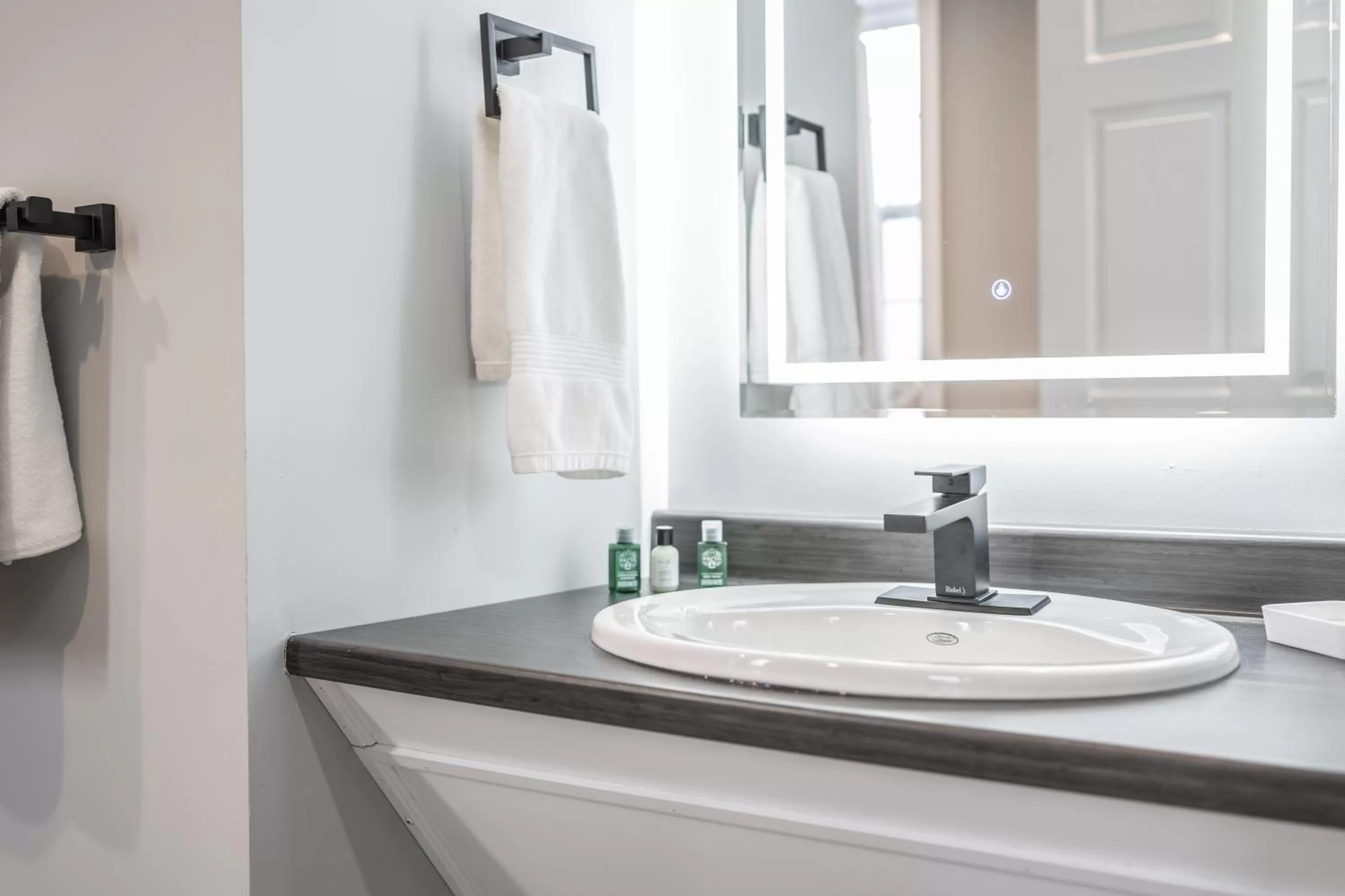 Queen Room - Disability Access in Riverside Inn