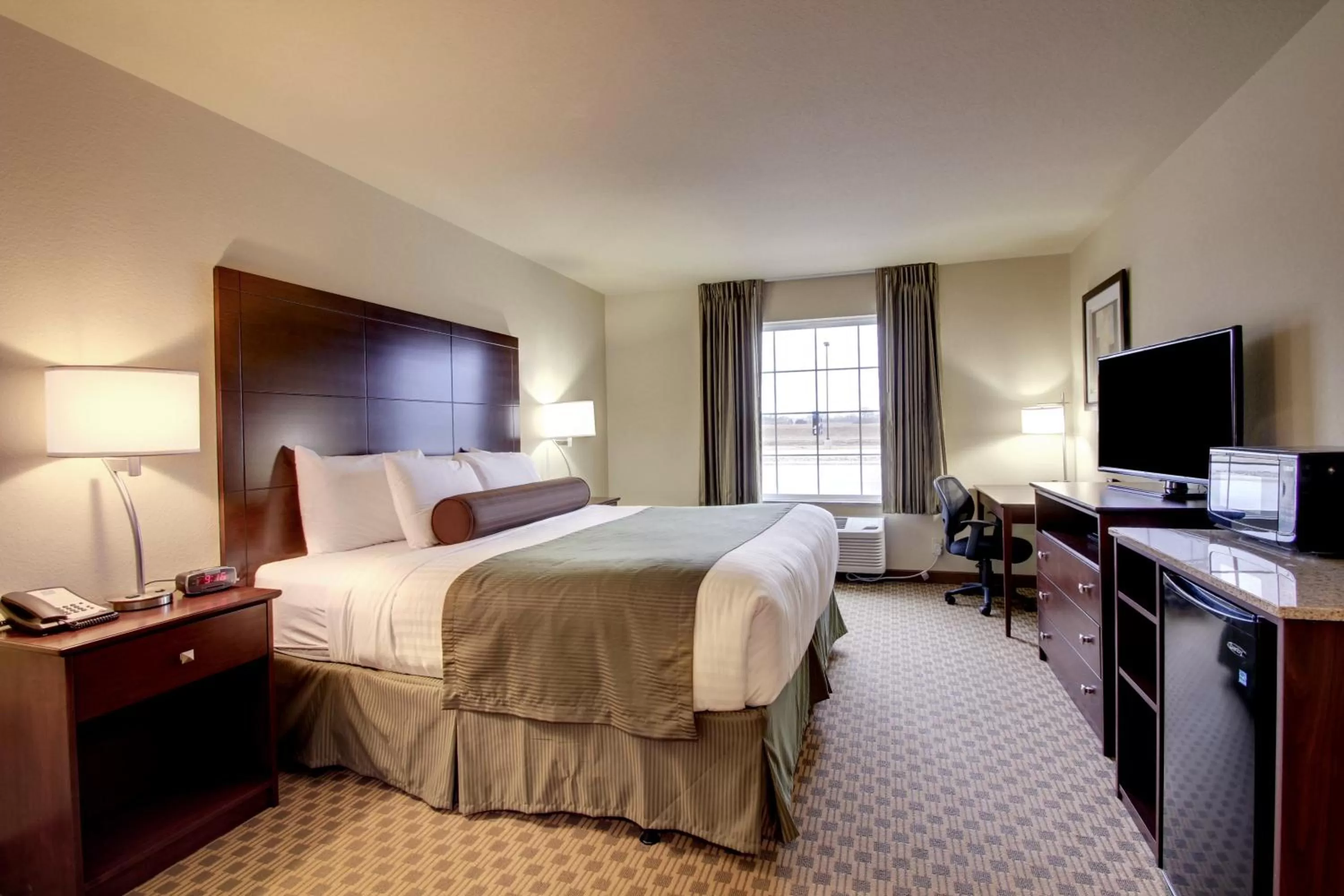 King Room - Disability Access in Cobblestone Hotel & Suites - Waynesboro