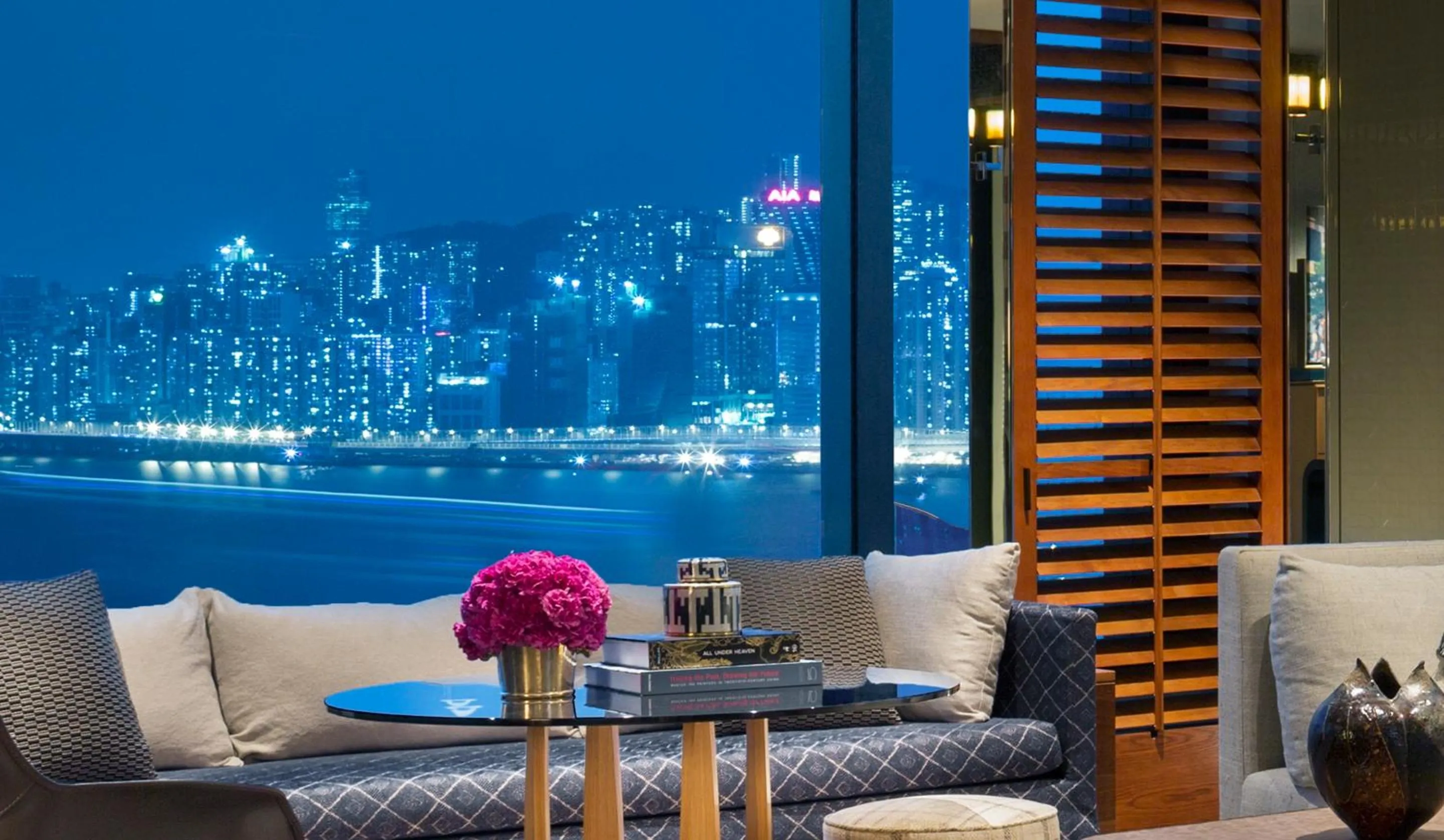 Deluxe Suite with Harbor View in Rosewood Hong Kong