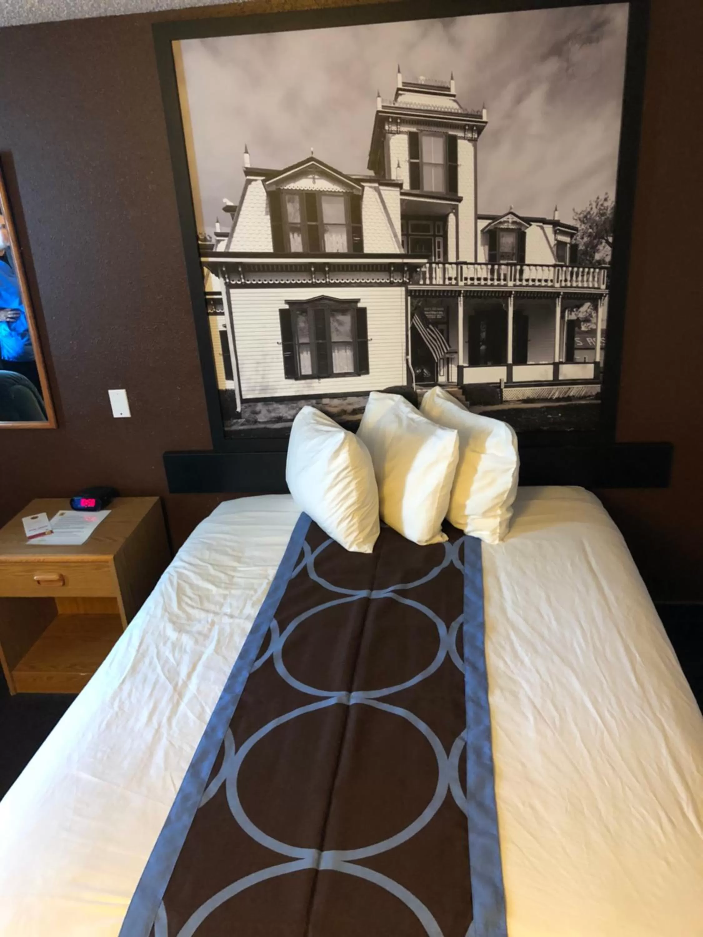 Queen Room with Bath Tub - Mobility Accessible/Non-Smoking in Super 8 by Wyndham North Platte