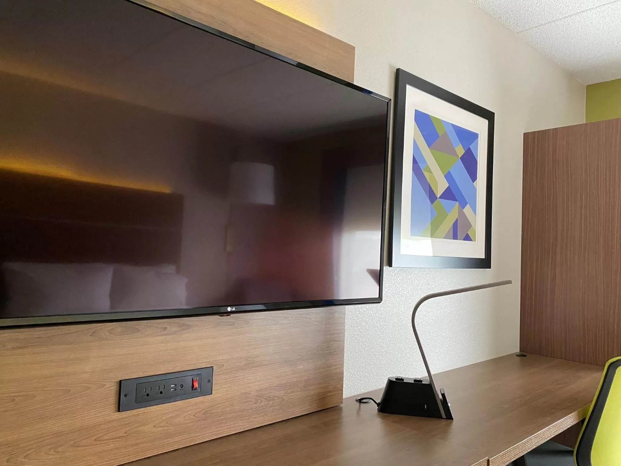 King Suite with Sofa Bed in Holiday Inn Express Hotel & Suites Fort Wayne by IHG