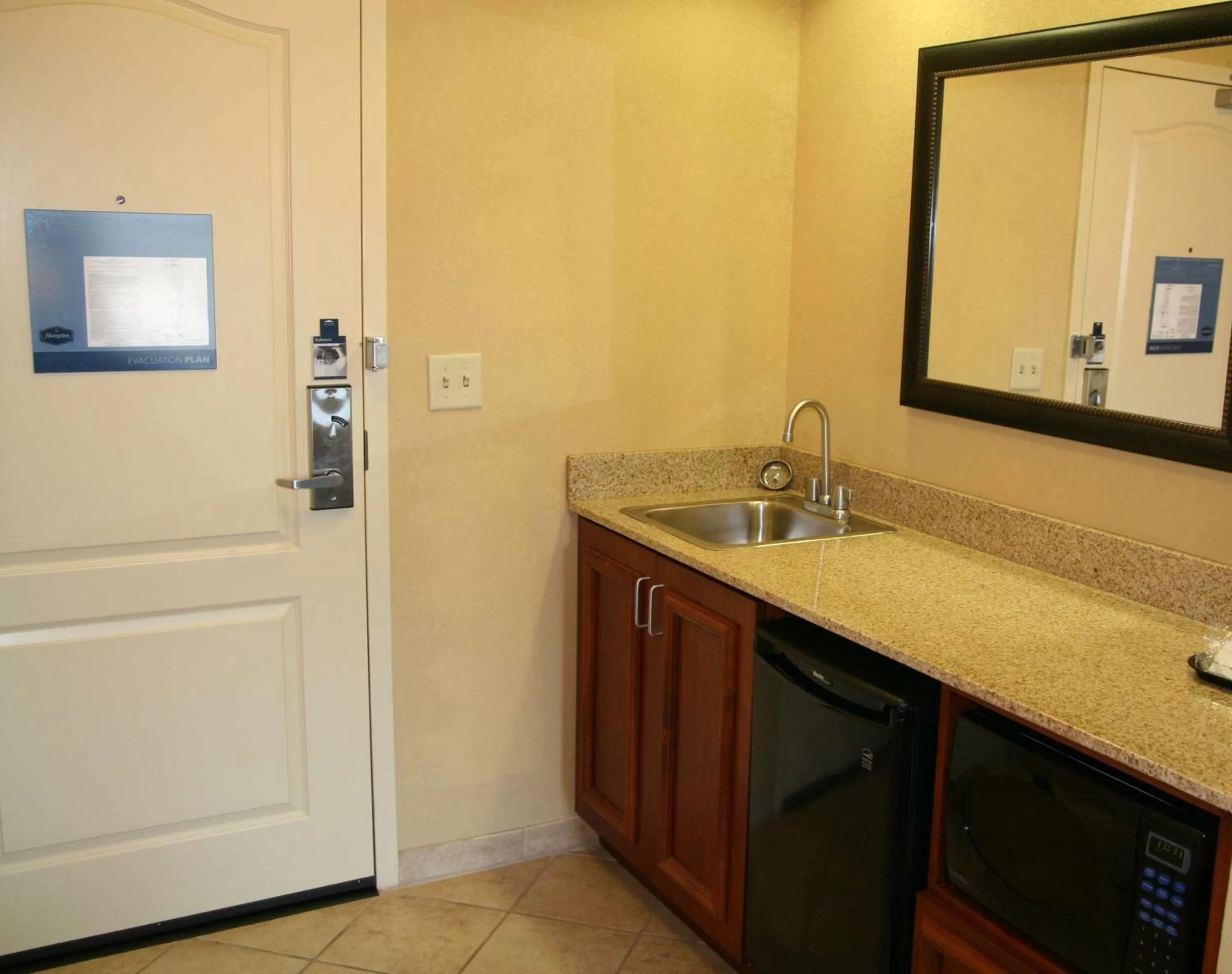 Photo of the whole room in Hampton Inn & Suites Paducah