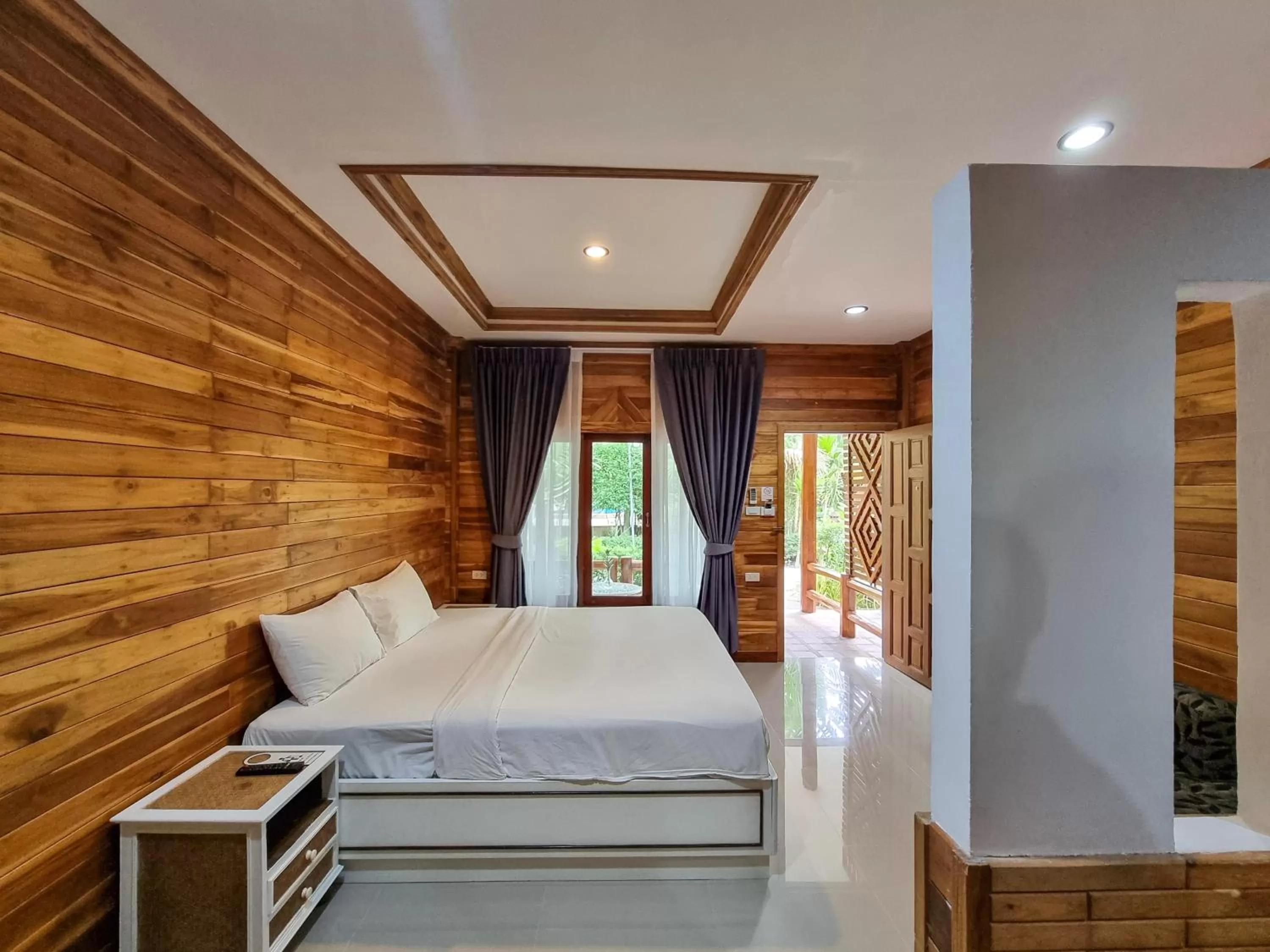 Standard Corner Room- Free Beach Shuttle in Phuvara Boutique Aonang