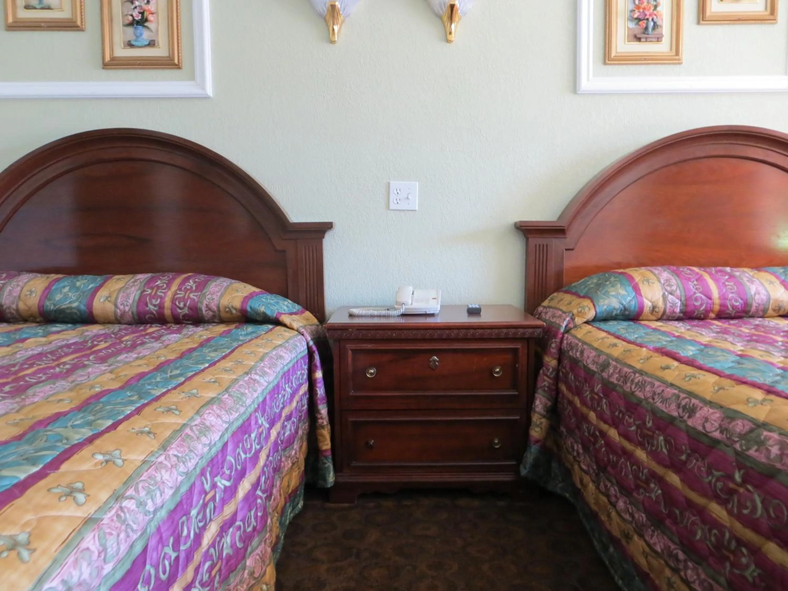 Queen Room with Two Queen Beds in Azusa Inn