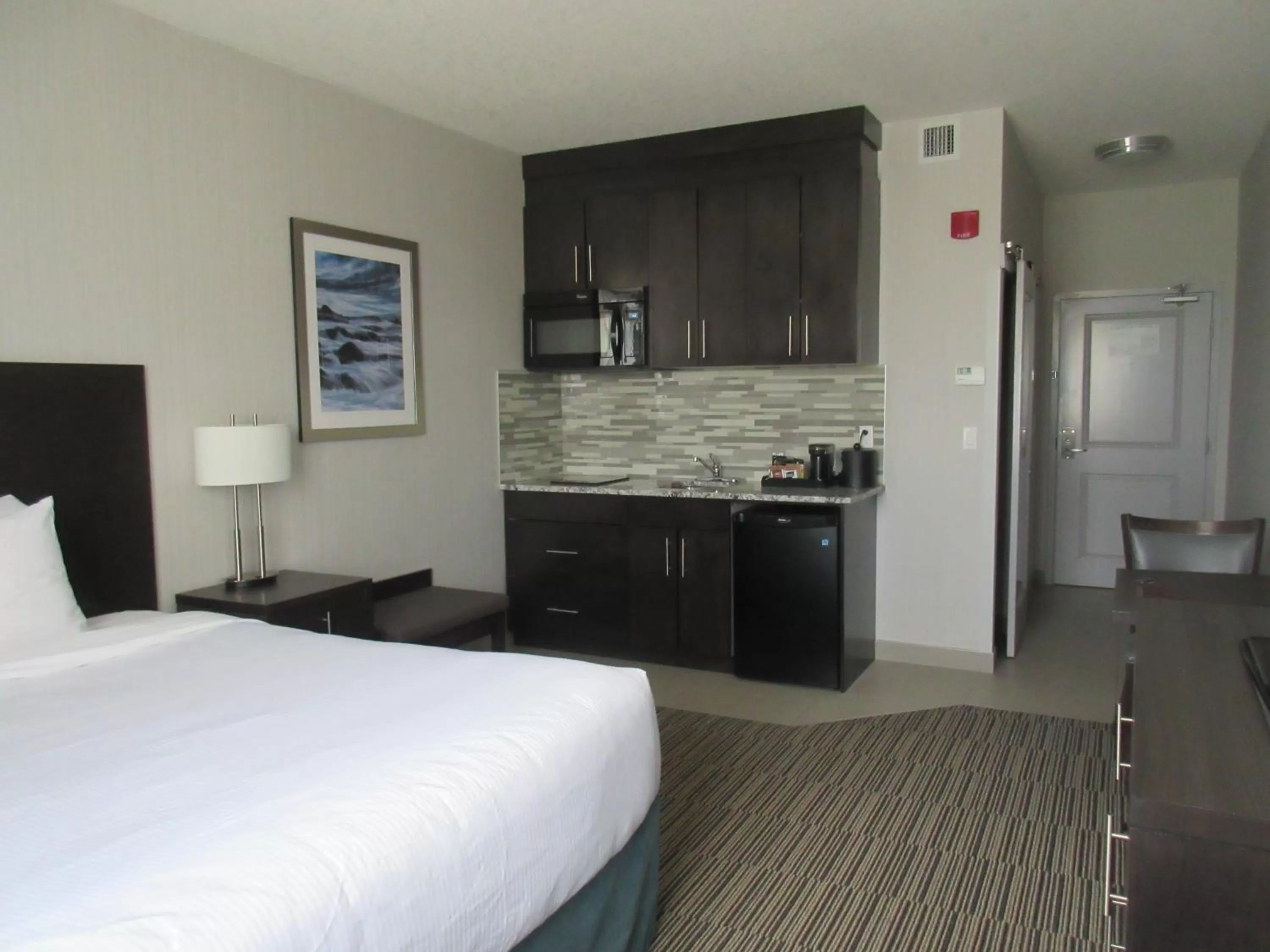 King Room with Kitchenette in Best Western Plus Airdrie Gateway