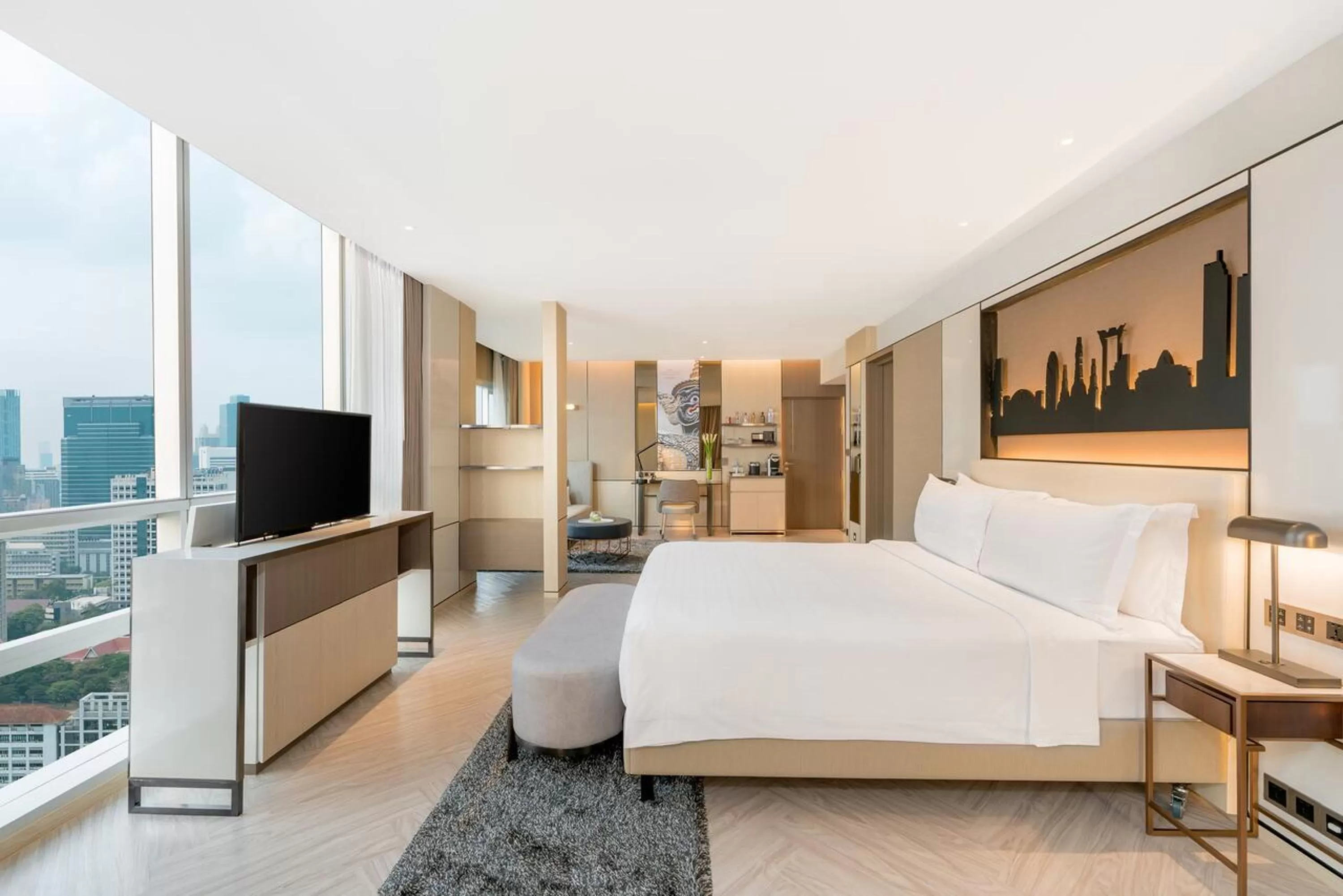 Pathumwan Suite King - single occupancy in Pathumwan Princess Hotel