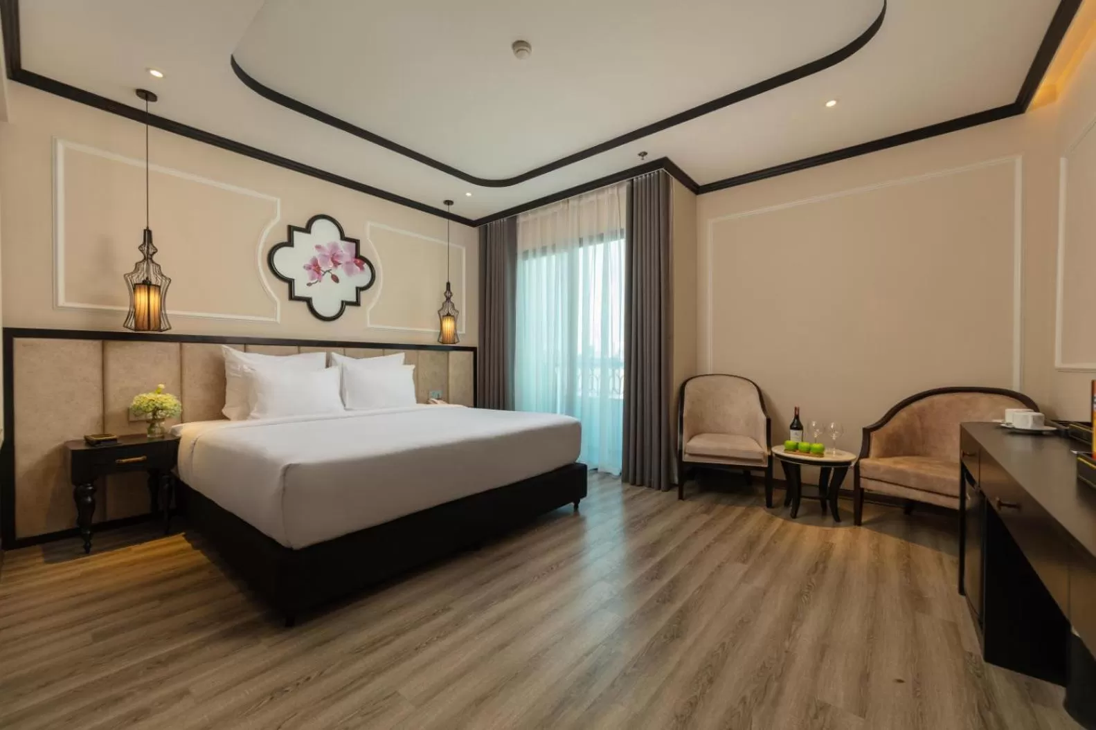 Queen Room in FTE Ba Dinh Hotel