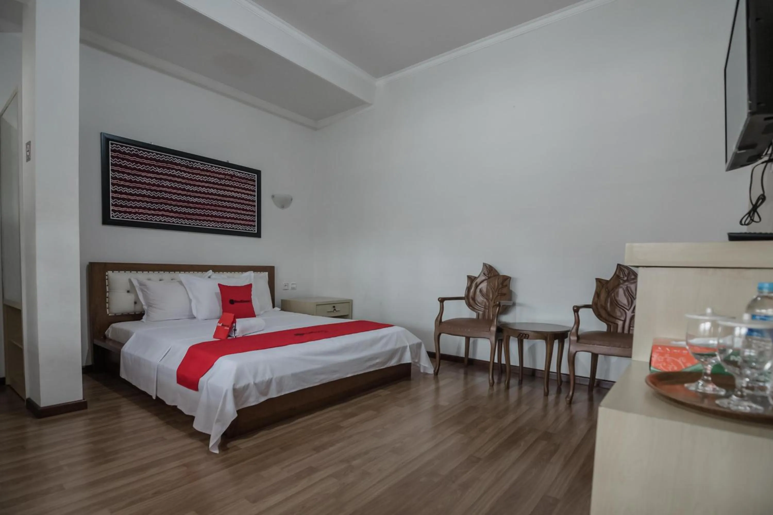 Deluxe Room in RedDoorz Syariah Plus @ Banjarbaru