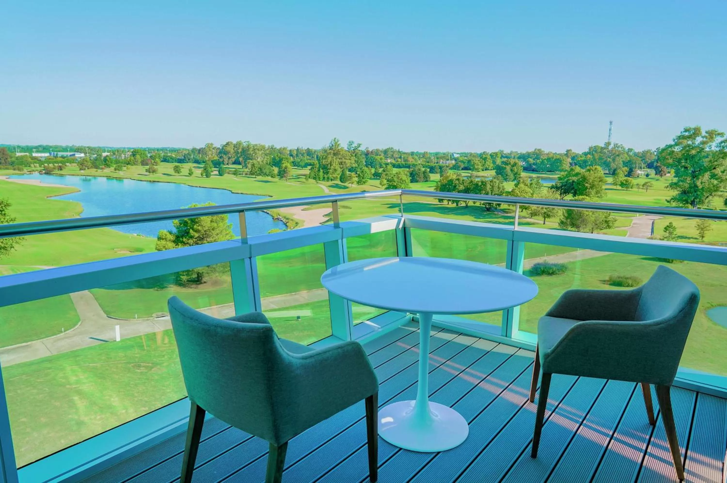 Corner King Suite with Terrace in Hilton Pilar