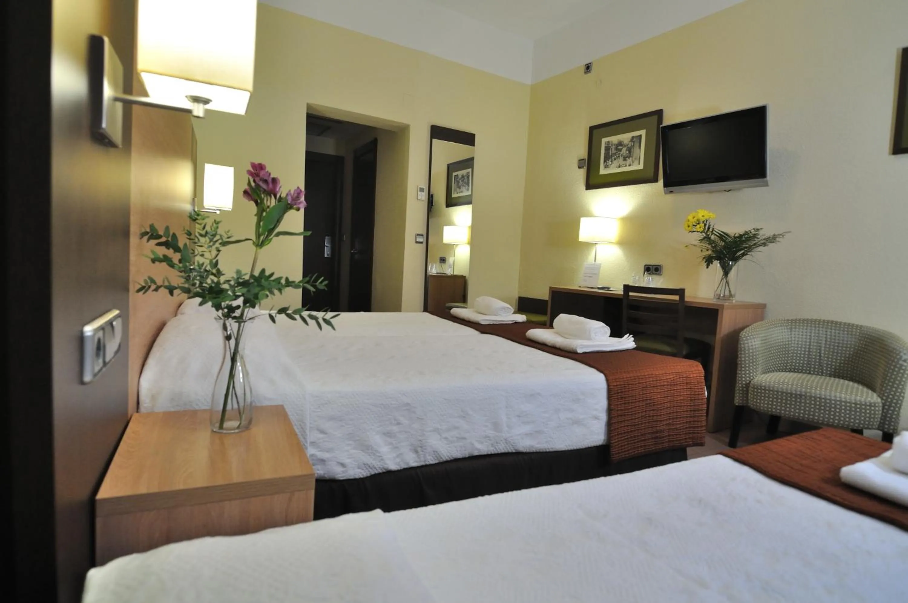 Triple Room in Hostal Ballesta