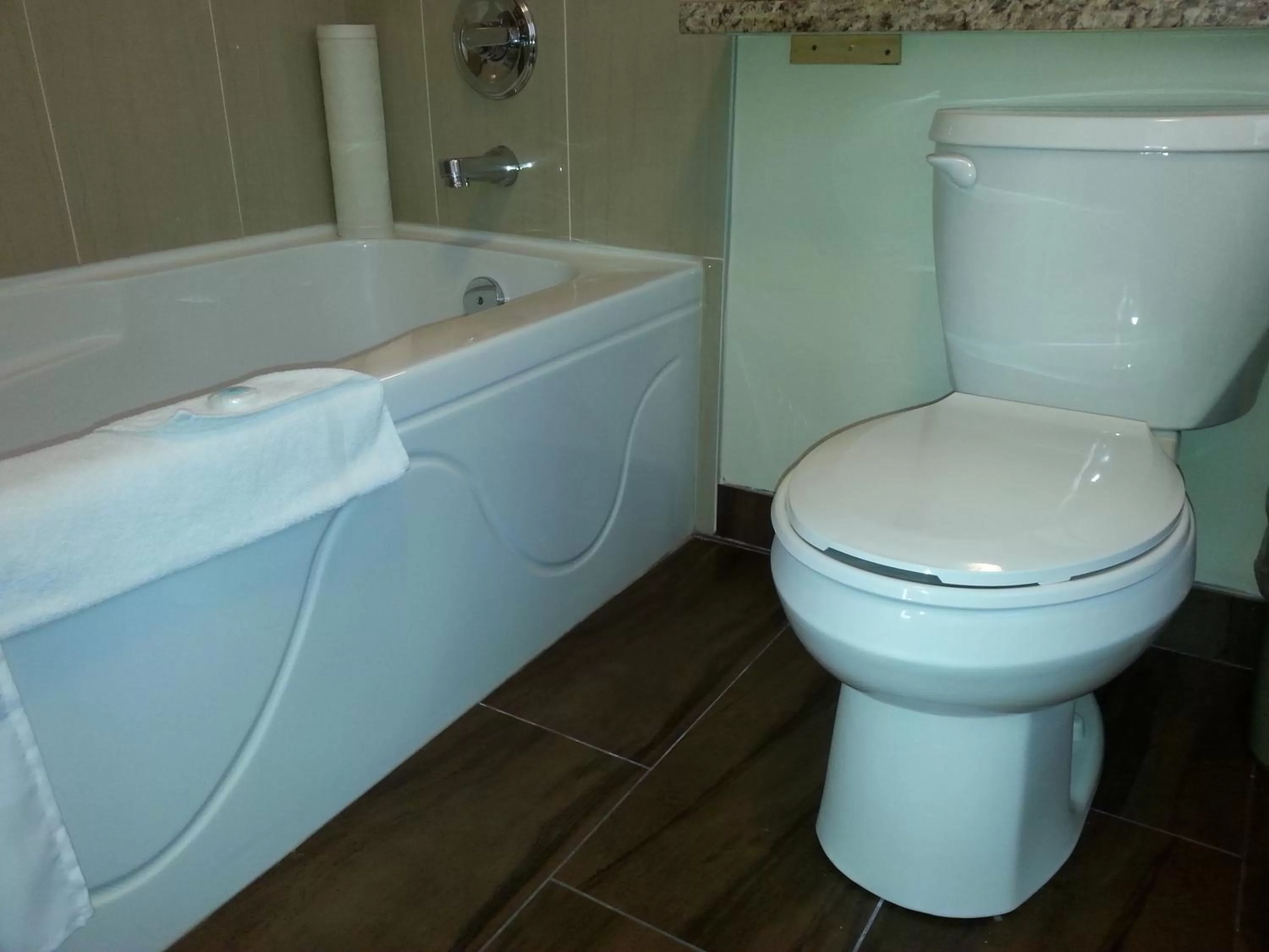 Deluxe Double Room with Two Double Beds in Barclay Hotel