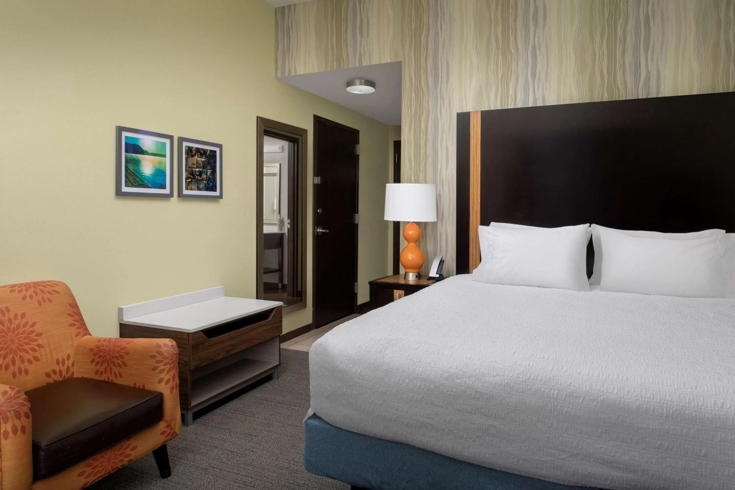 King Room with King Bed - Non-Smoking in Hampton Inn Knoxville Clinton I-75