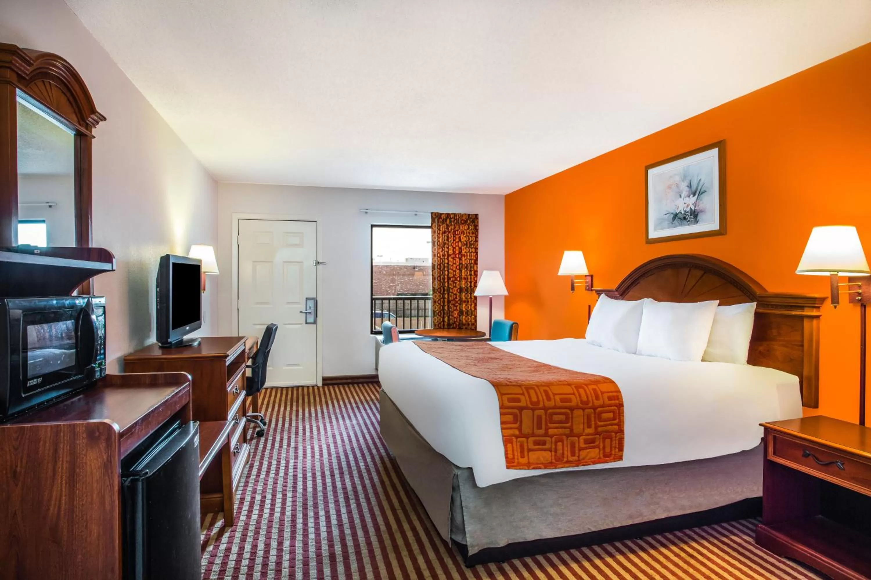 King Room - Disability Access/Smoking in Howard Johnson by Wyndham Panama City