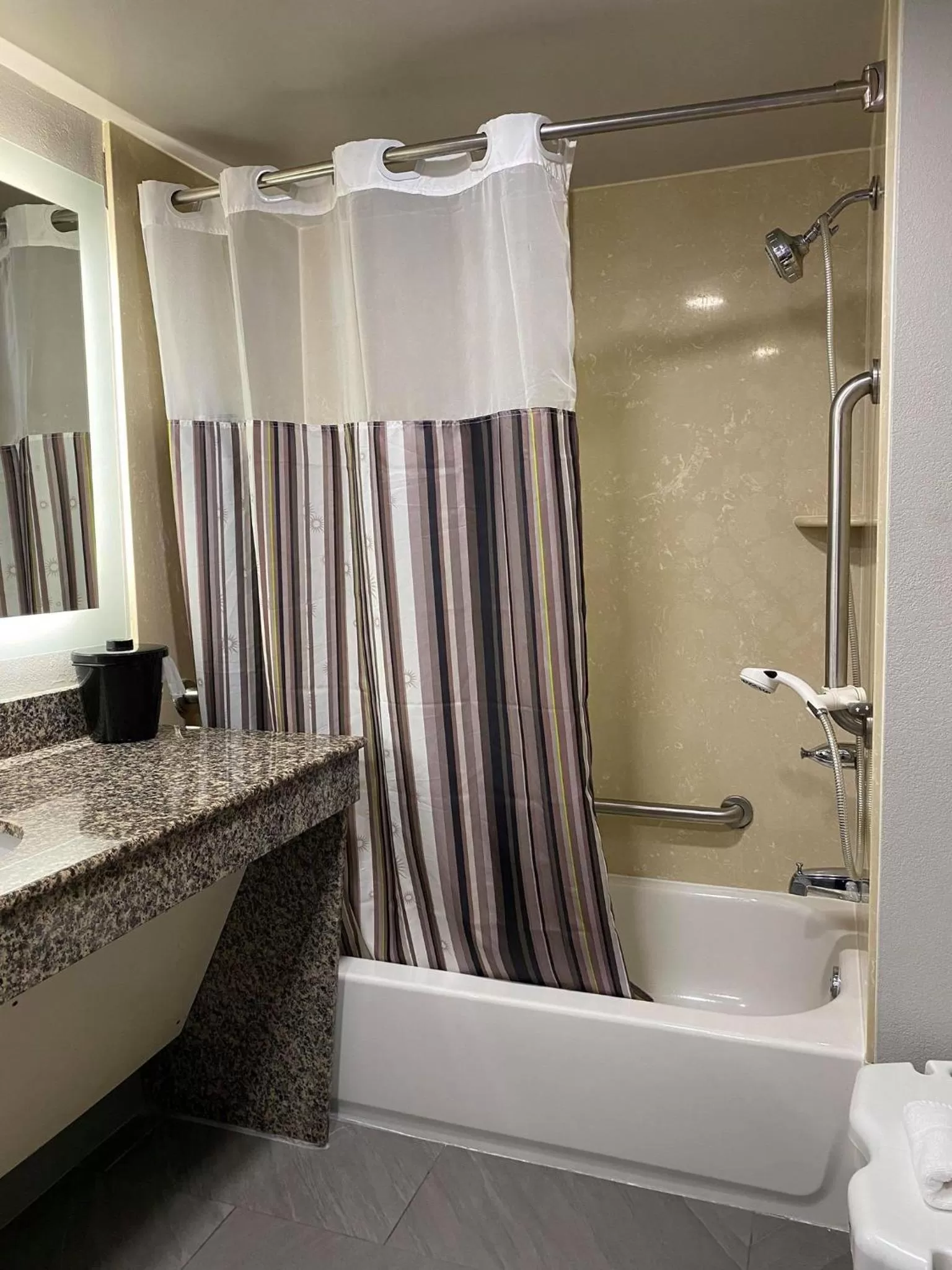 King Room - Disability Access in La Quinta by Wyndham Clarksville