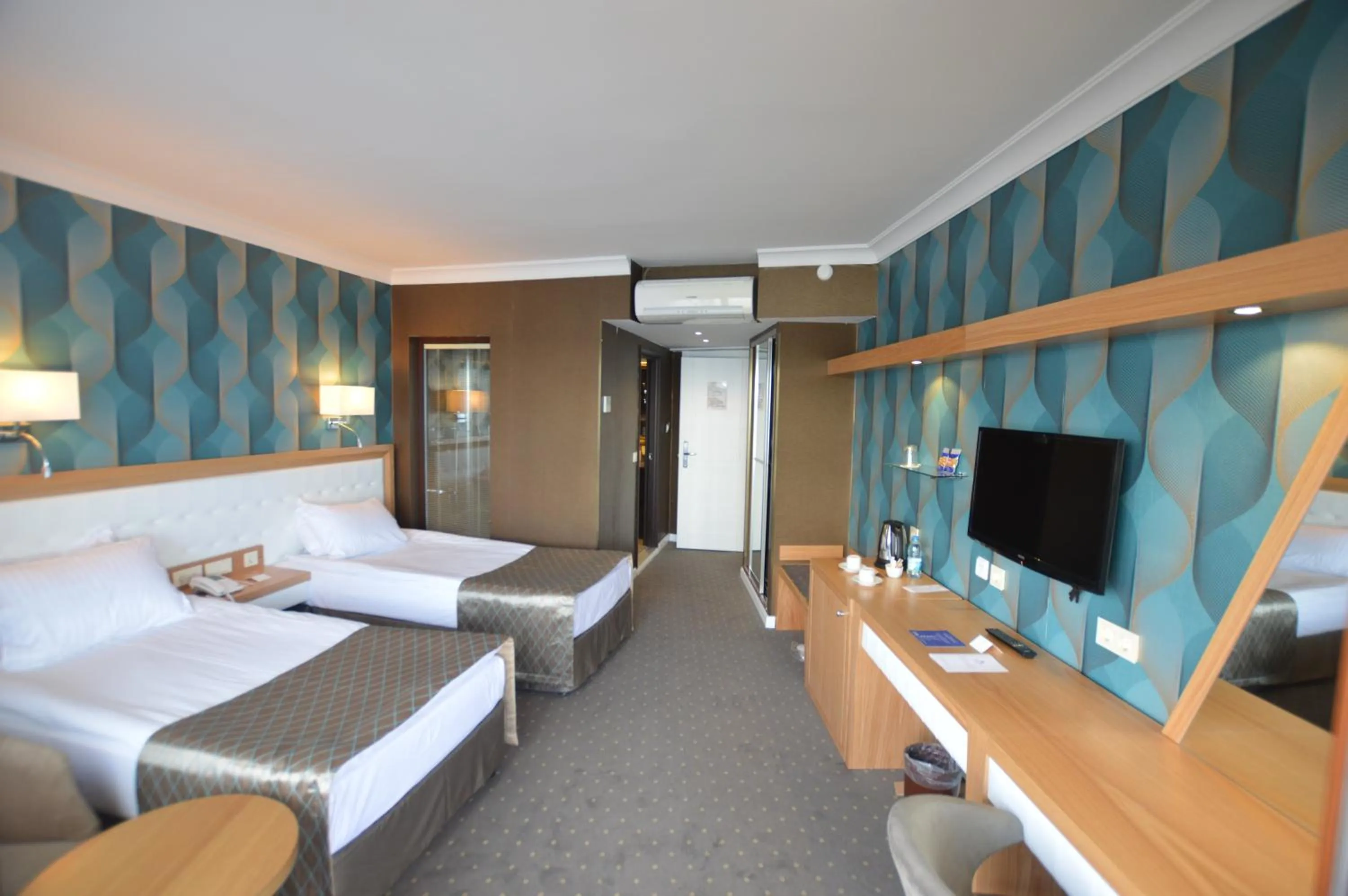 Deluxe Double or Twin Room with Sea View in Akol Hotel