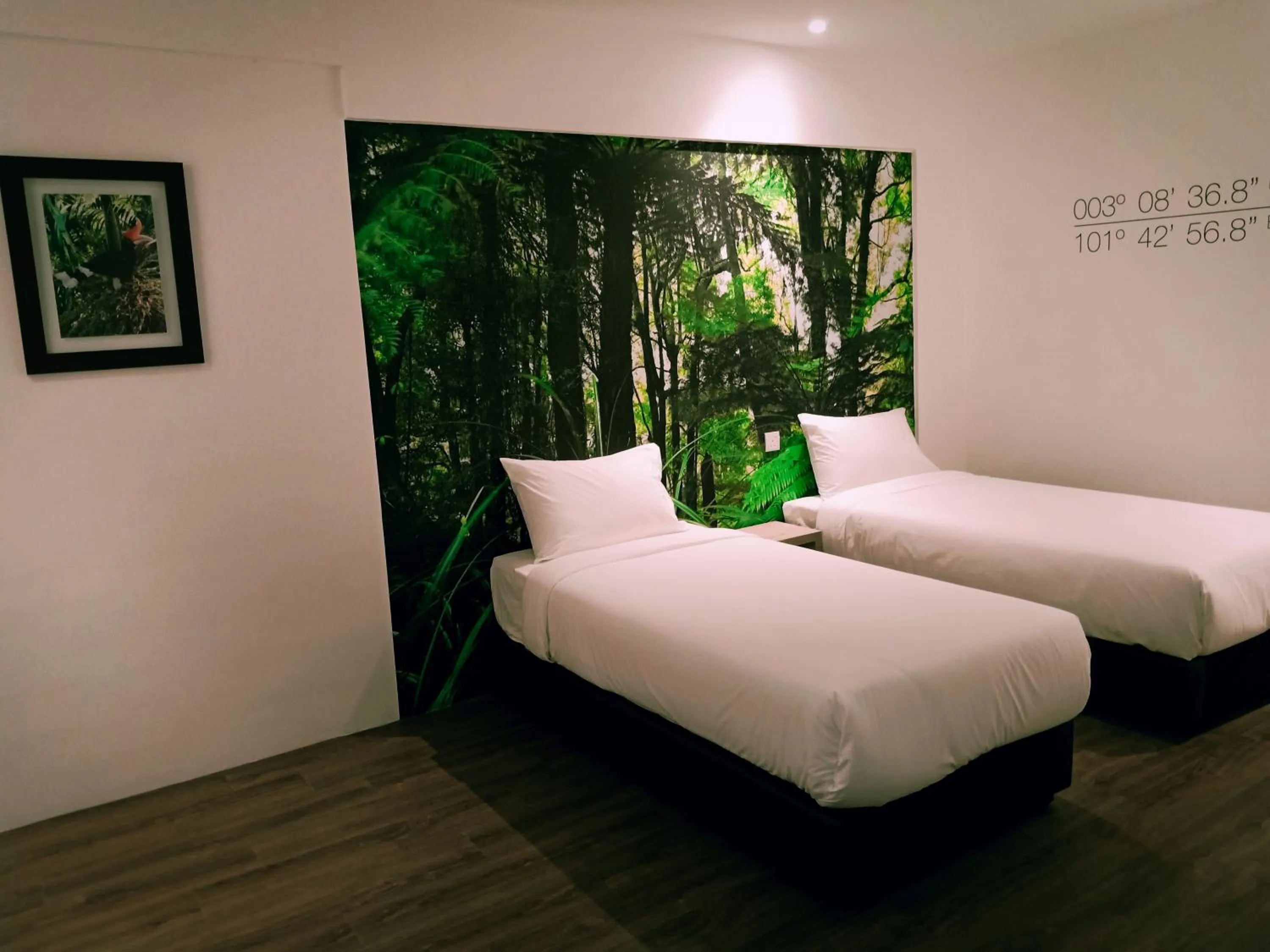 Deluxe Twin Room in H Boutique Hotel Xplorer Loke Yew
