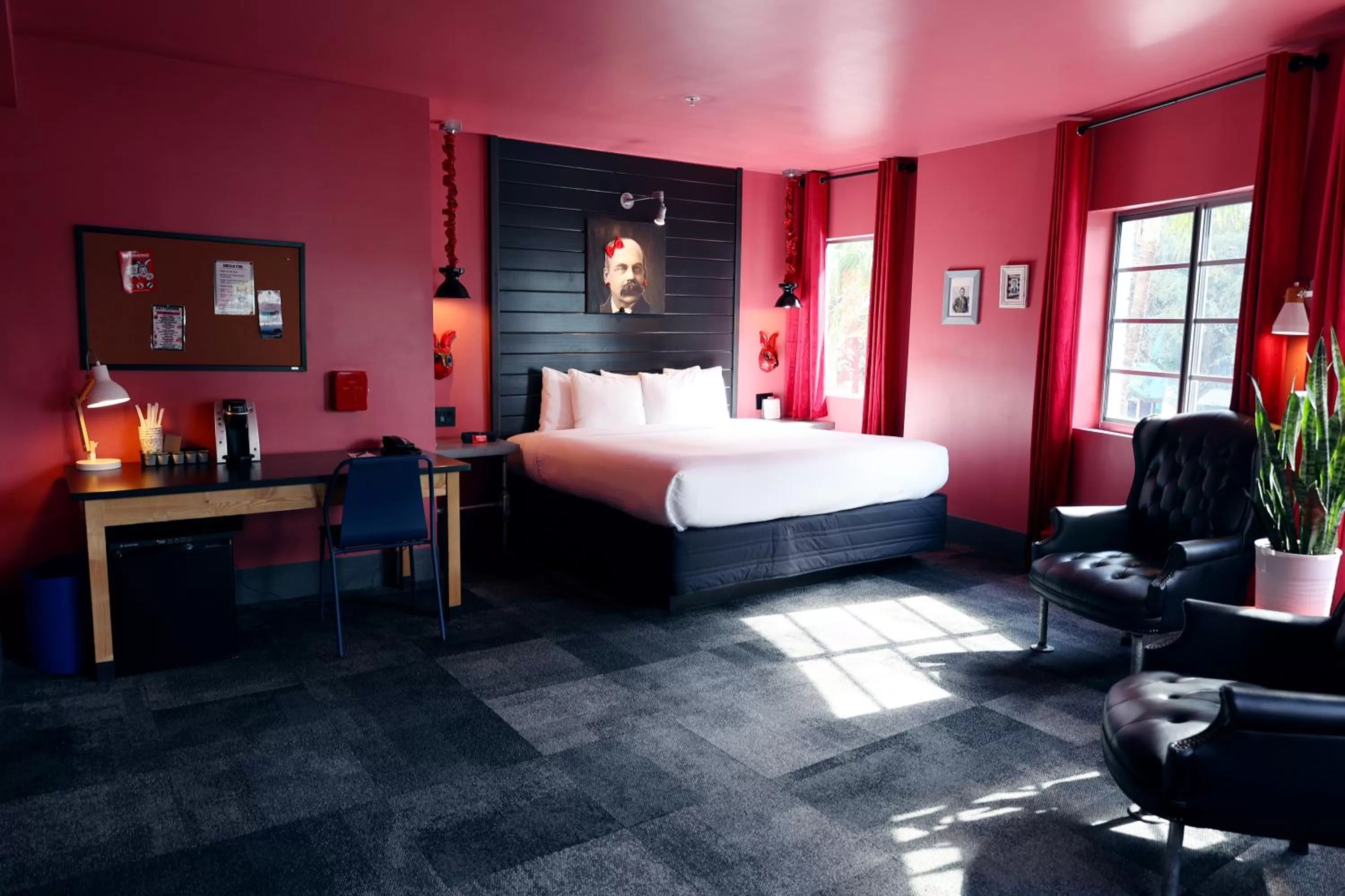 Large King Room in Hotel Gaythering - Gay Hotel - All Adults Welcome