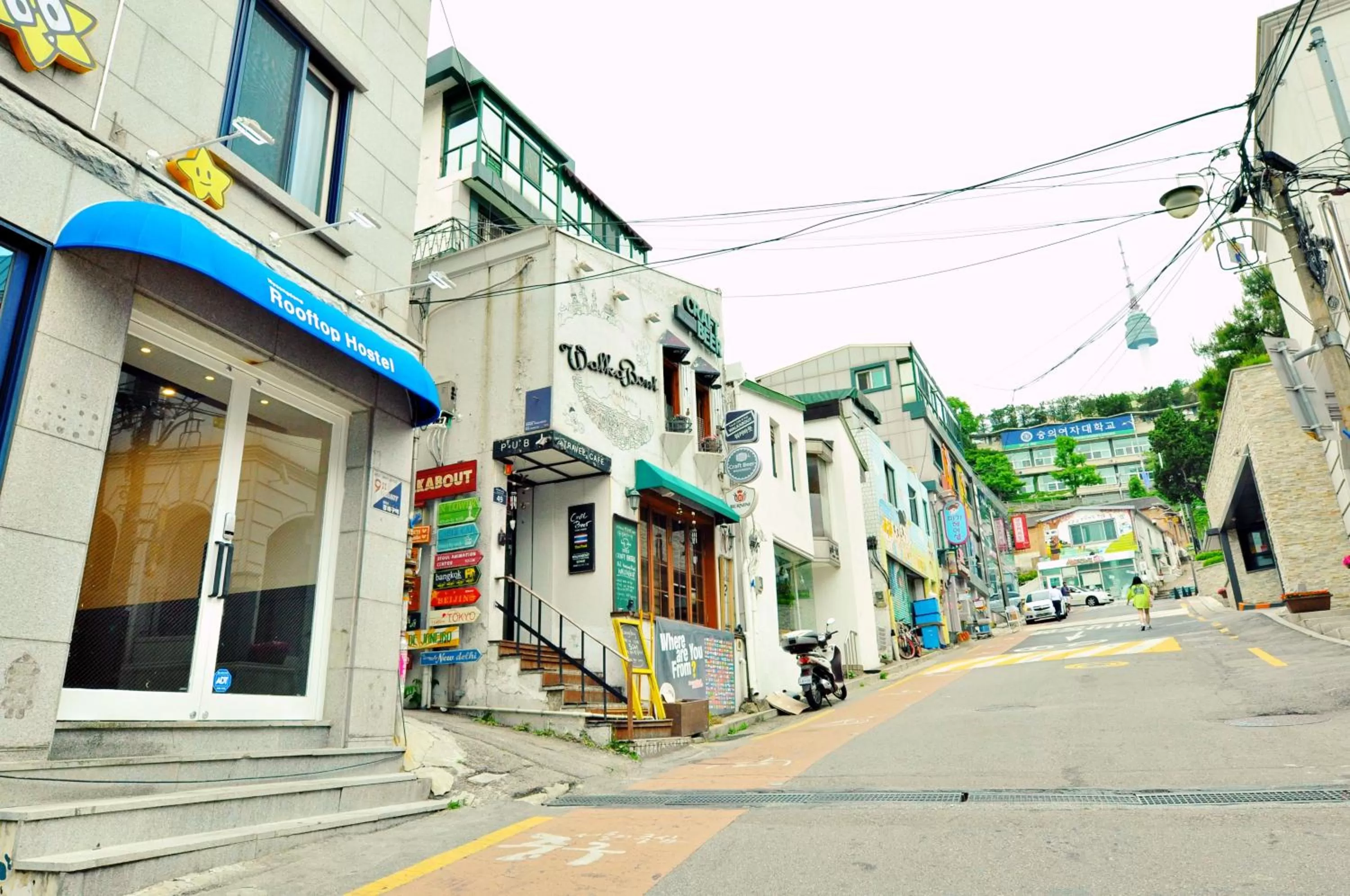 Property building in OYO Rooftop Hostel