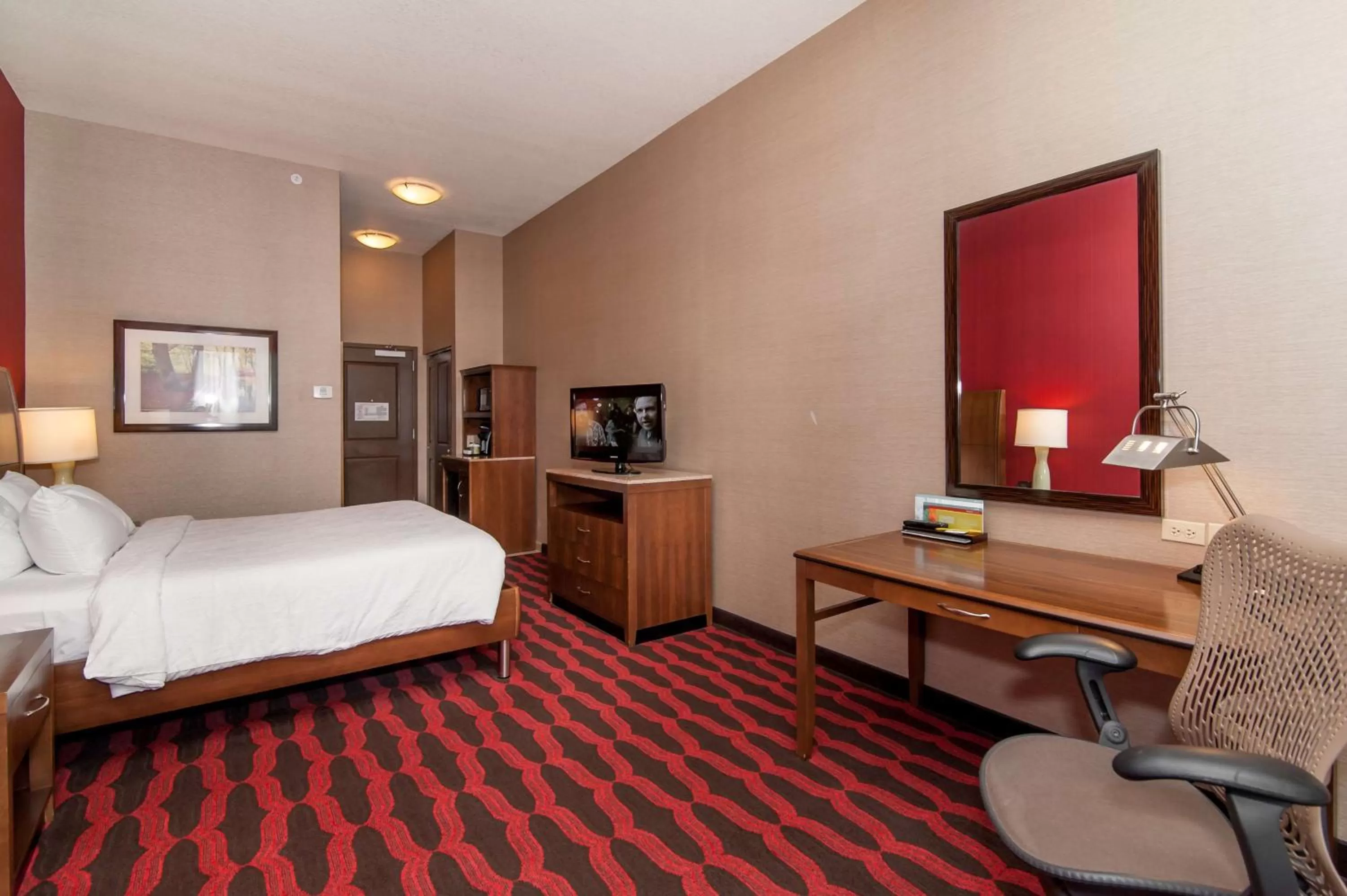 King Room in Hilton Garden Inn Closest Foxwoods