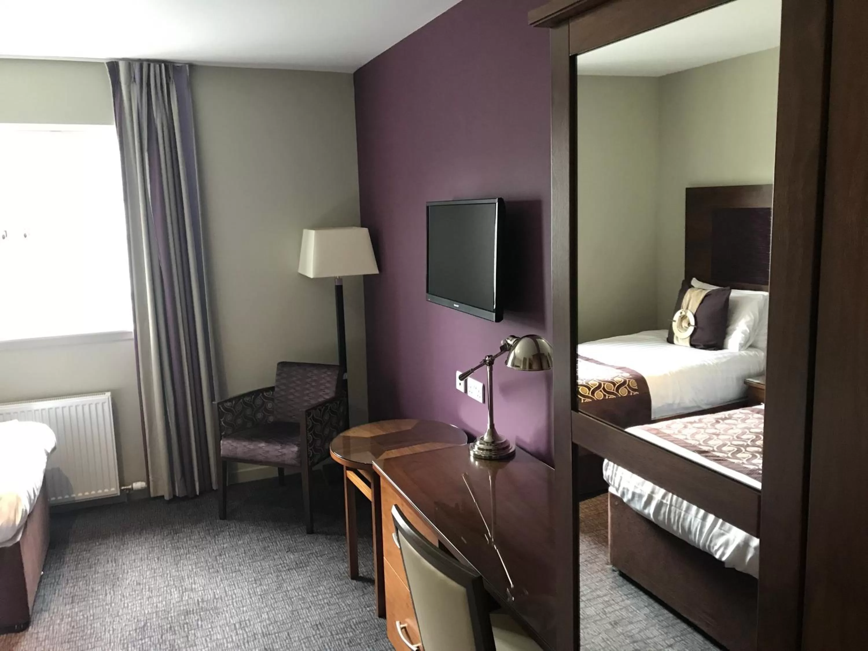 Deluxe Twin Room in Buchan Hotel