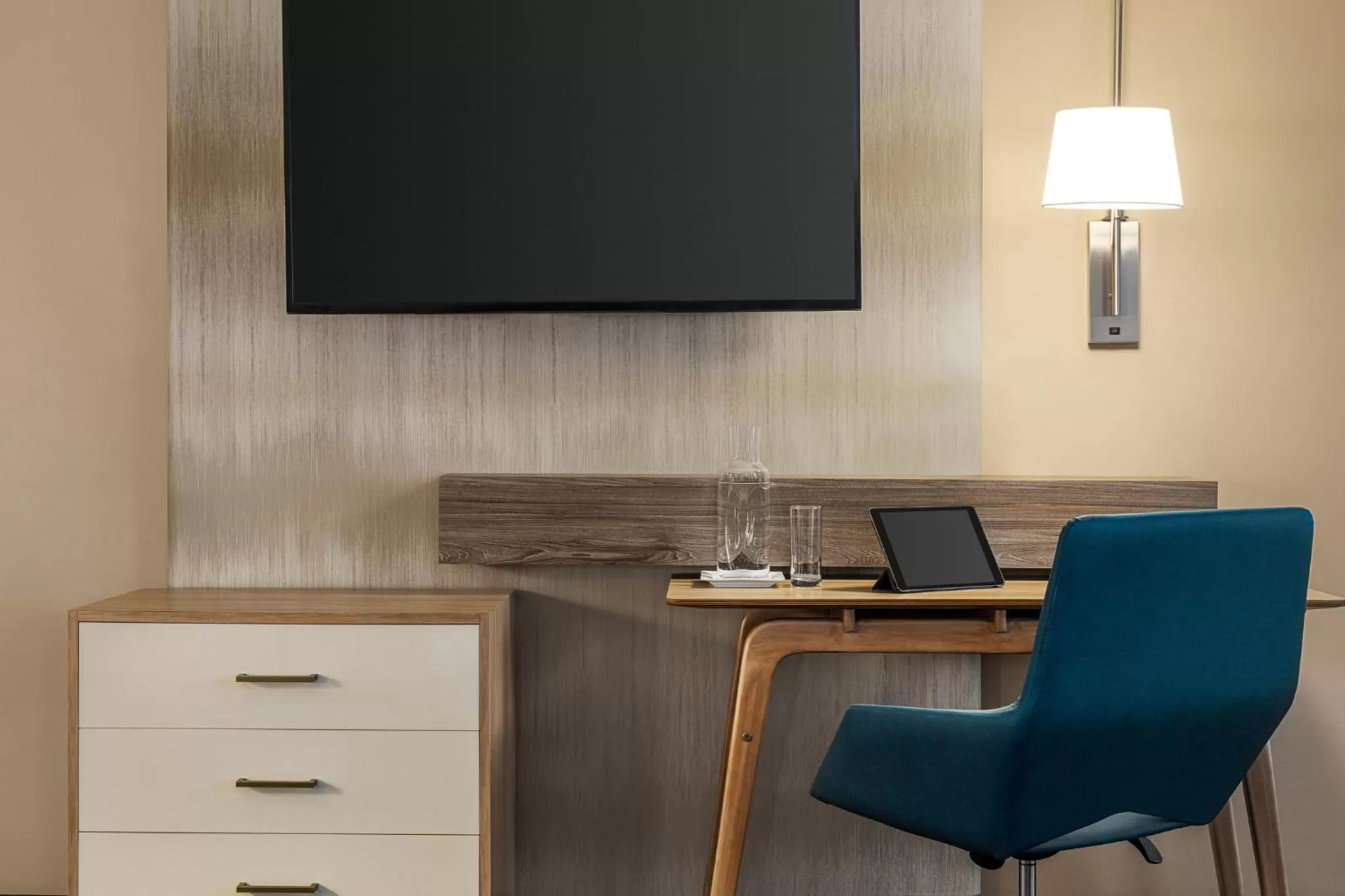 Standard King Room with Mobility Accessible Tub in Crowne Plaza Cleveland at Playhouse Square by IHG