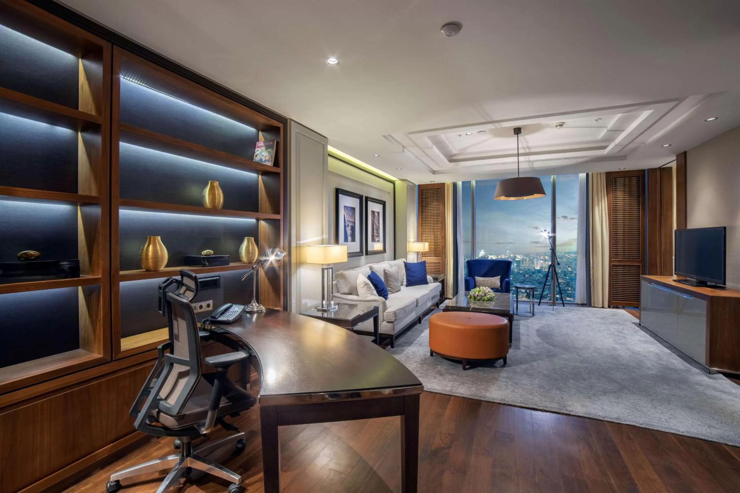 Bomonti Business Suite with Sea View and Lounge Access in Hilton Istanbul Bomonti