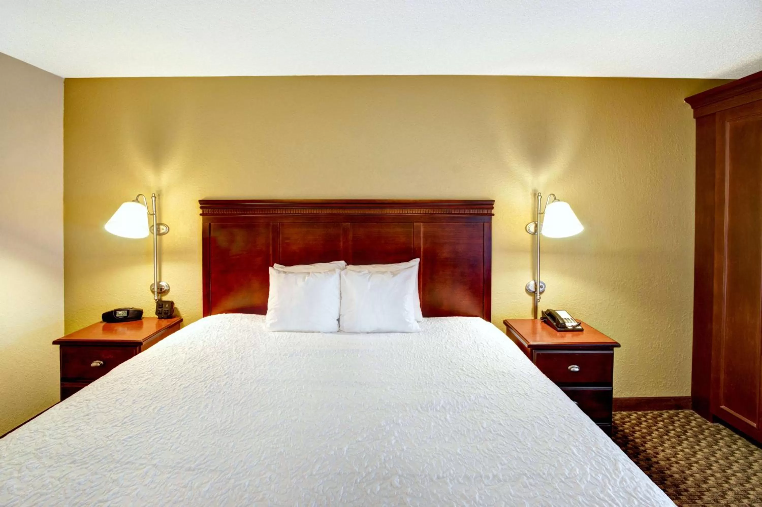 Bed in Hampton Inn College Station-Near Texas A&M University