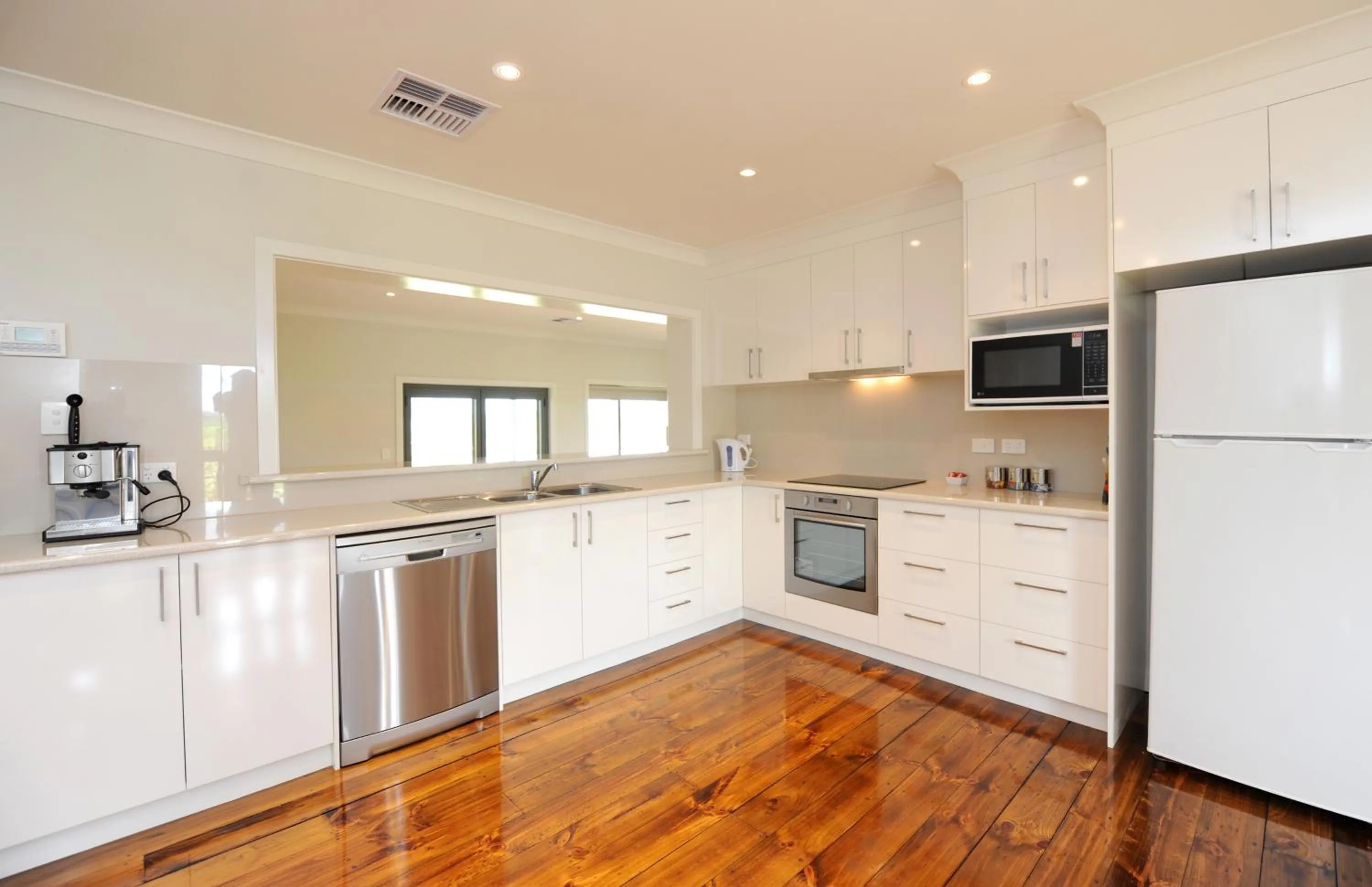 Four-Bedroom Farmhouse in The Barn Accommodation