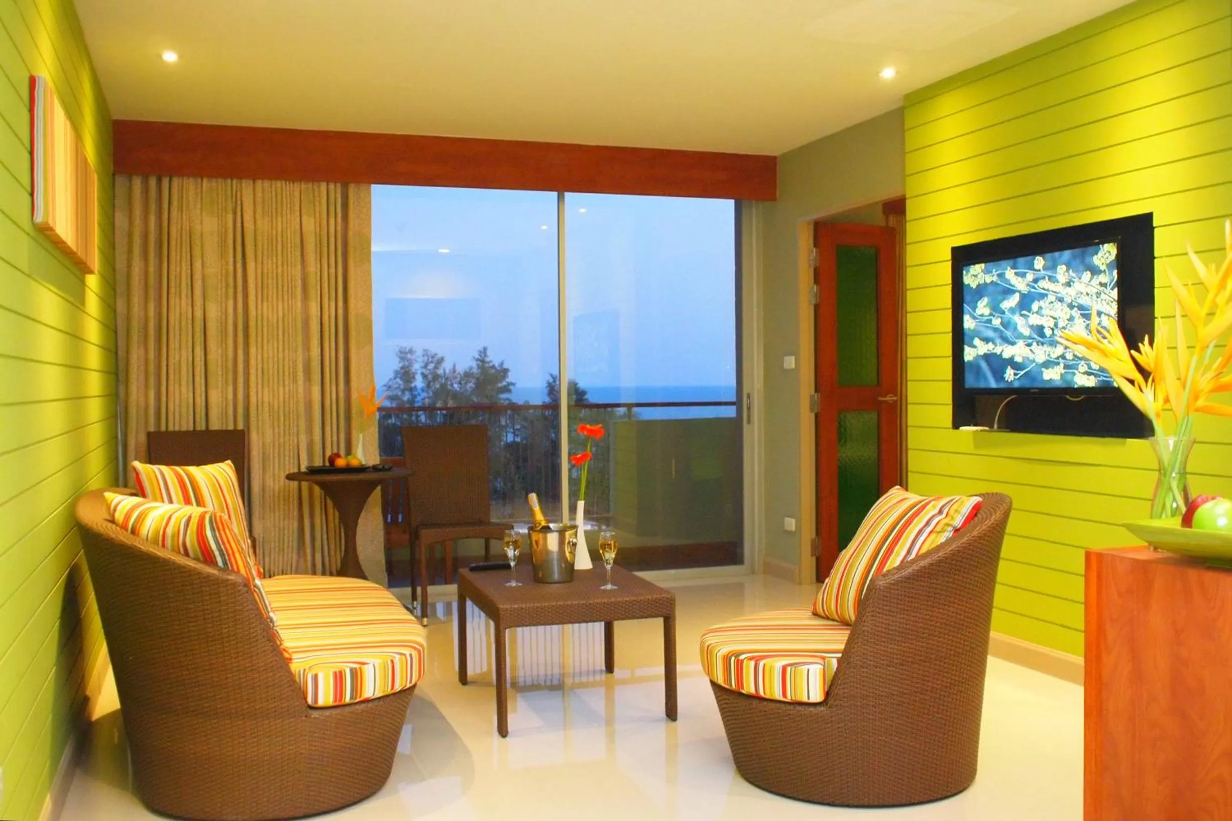 One-Bedroom Suite in Long Beach Cha-Am Hotel