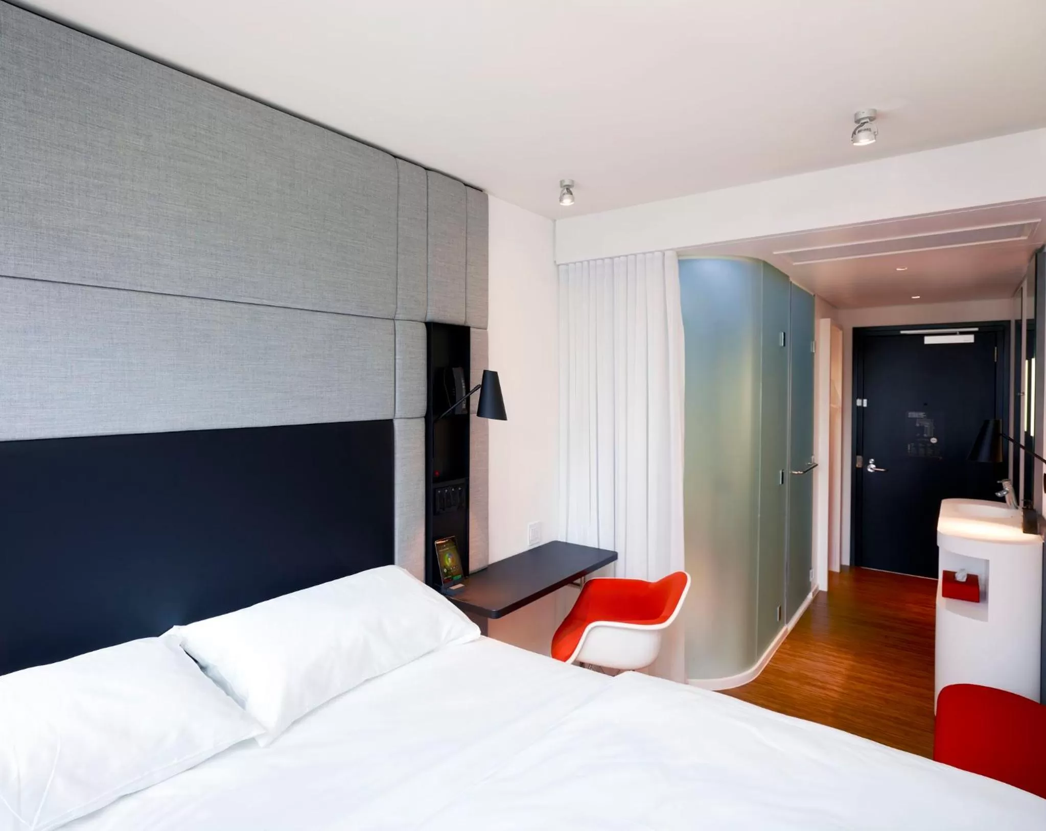 King Room in citizenM London Victoria Station