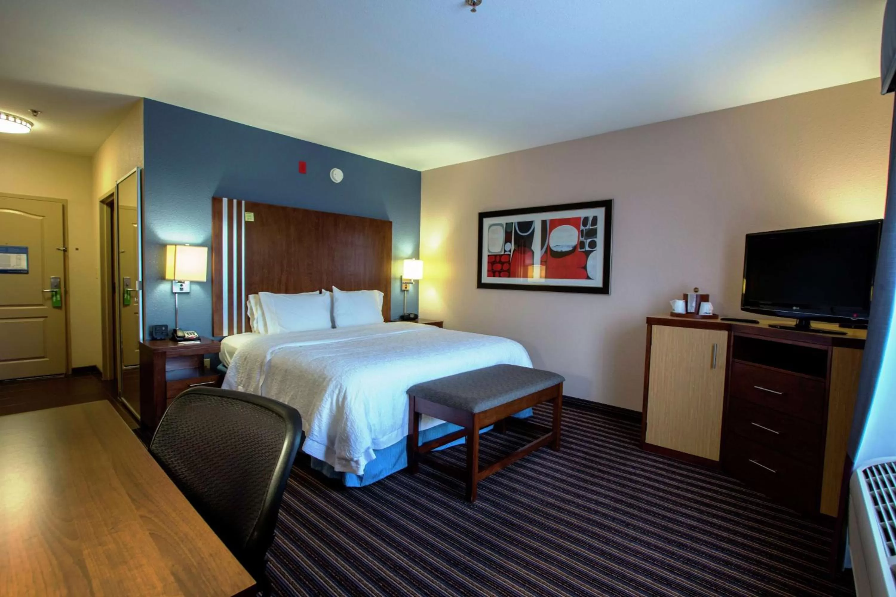 King Room with King Bed - Non-Smoking in Hampton Inn Jackson/Flowood - Airport Area MS