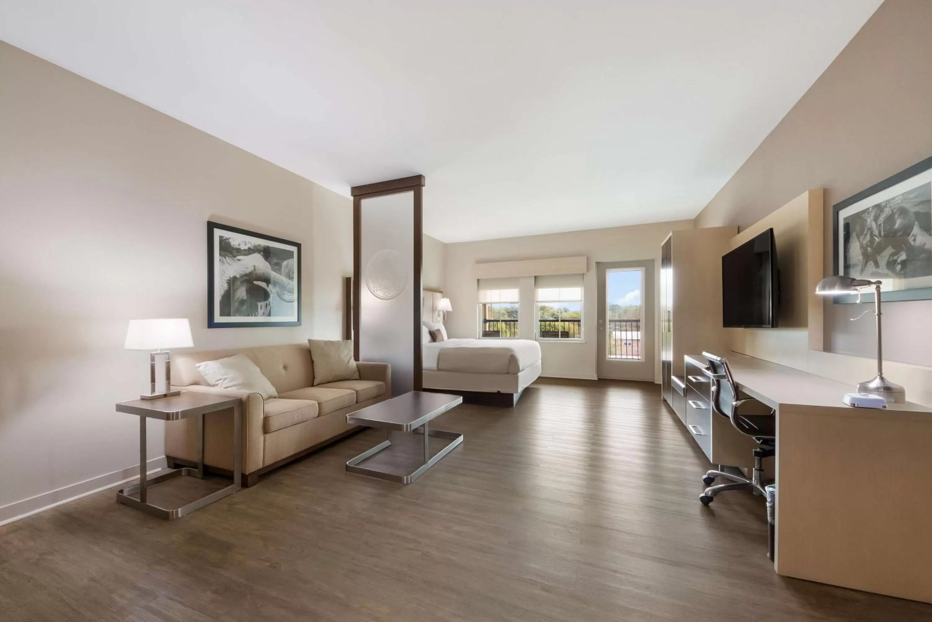 King Suite with Sofa Bed and Communication Assistance in Best Western Bandera Suites & Saloon