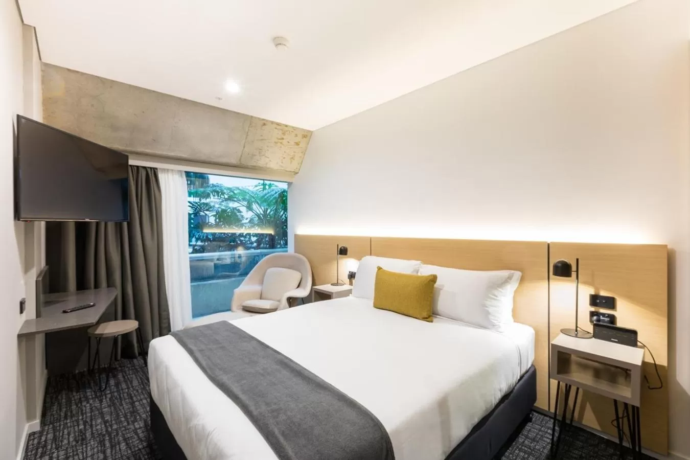Premium Queen Room in Song Hotel Sydney