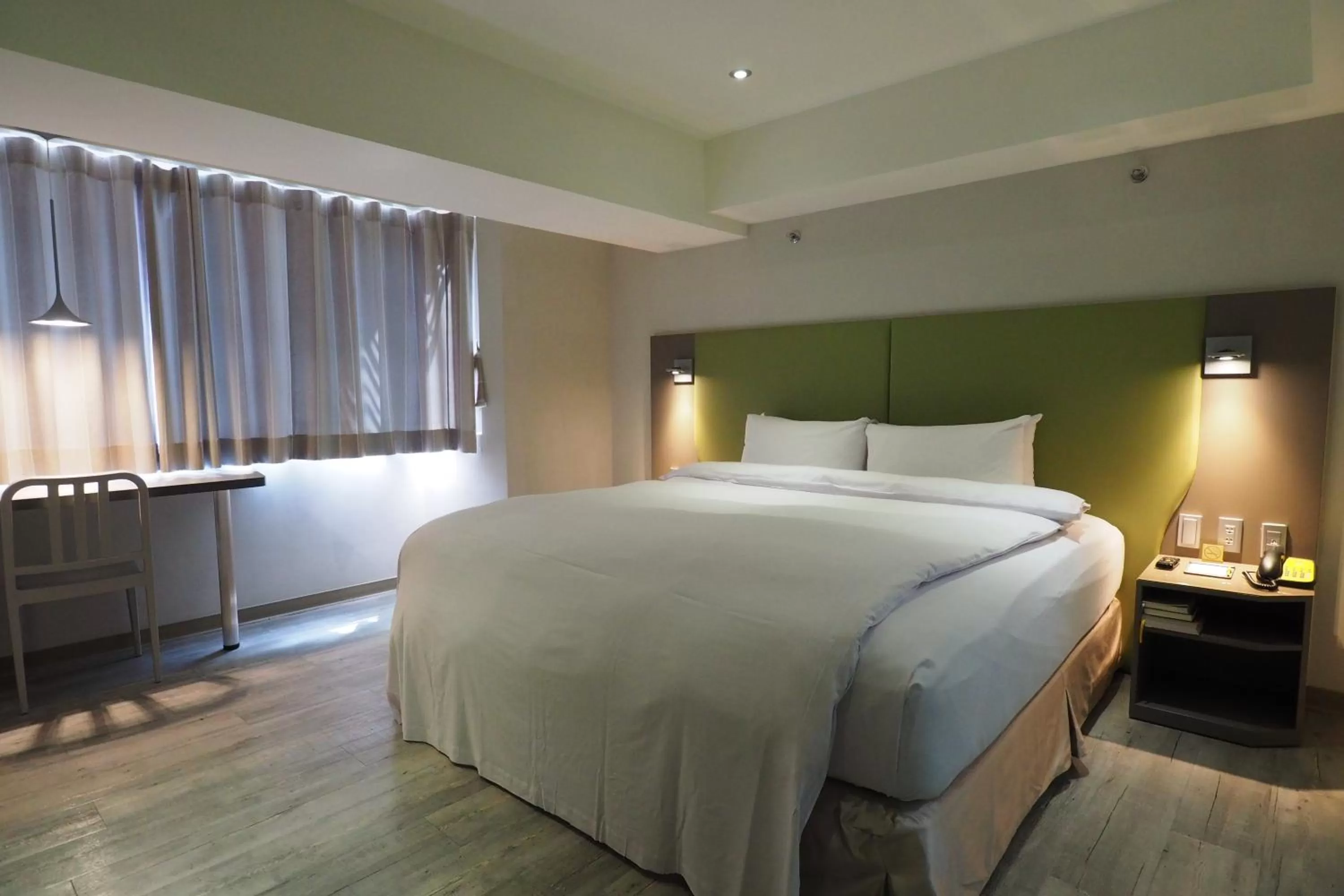 Deluxe Double Room in Horizon Inn