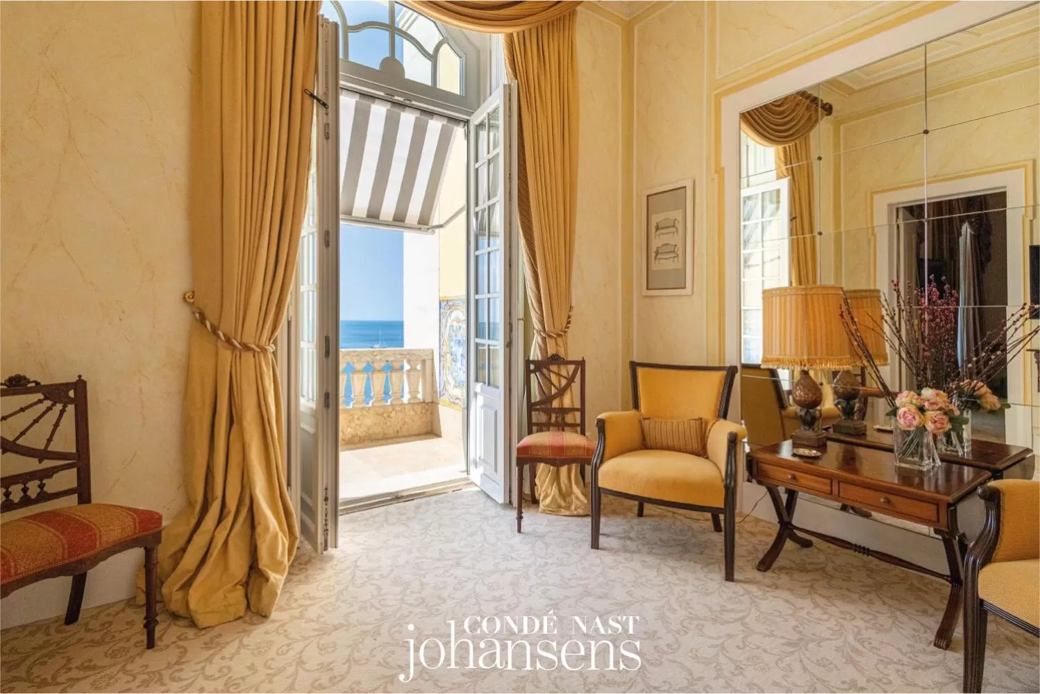Master Suite Frontal Ocean View in Estoril Vintage Hotel