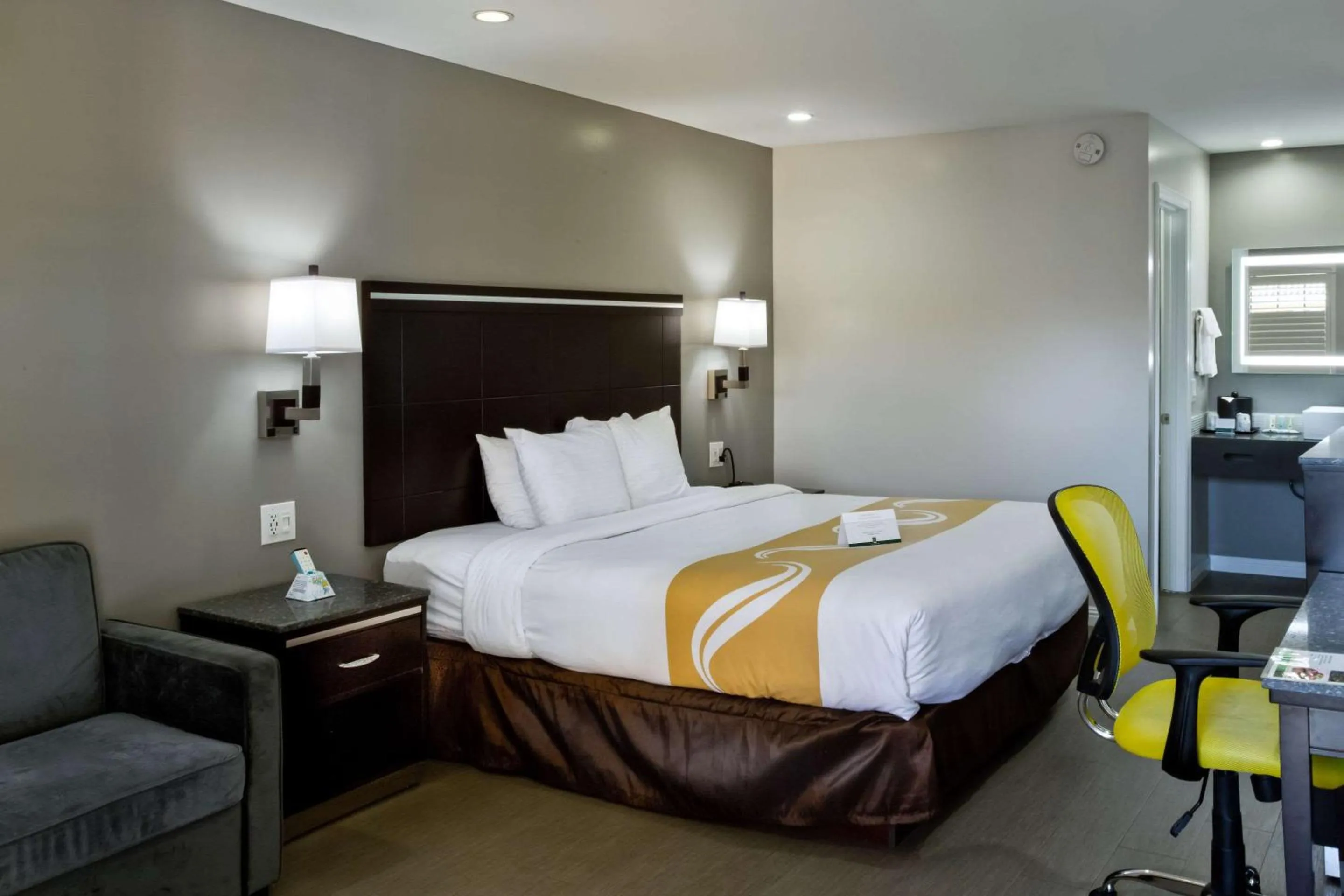 Standard King Room - Non-Smoking  in Bay Area Inn & Suites