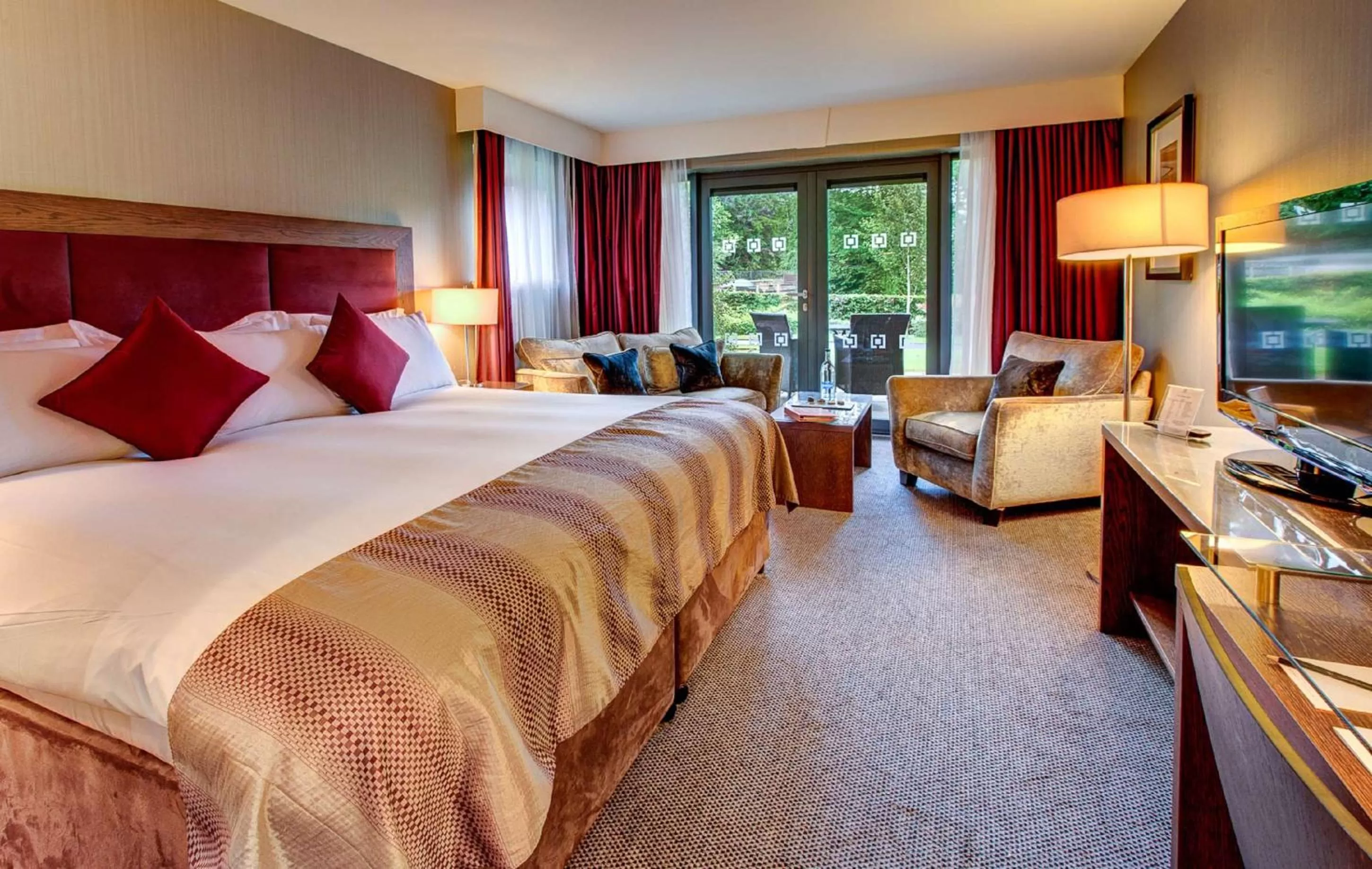 Executive King Room with Balcony or Patio in Kingsmills Hotel