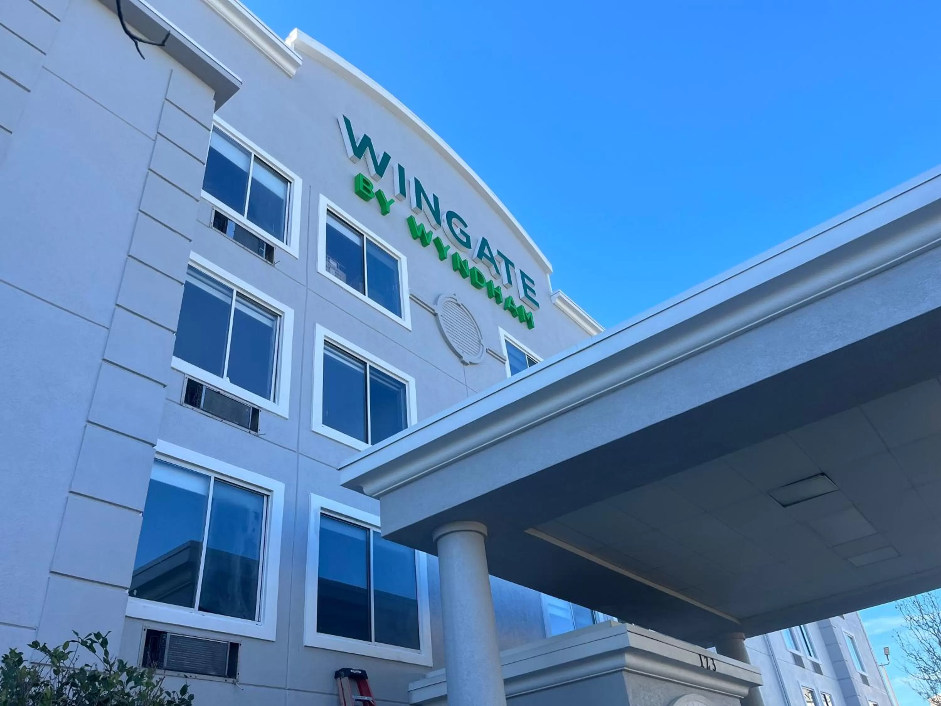 Queen Room with Roll-In Shower - Mobility Accessible/Non-Smoking in Wingate by Wyndham Hattiesburg