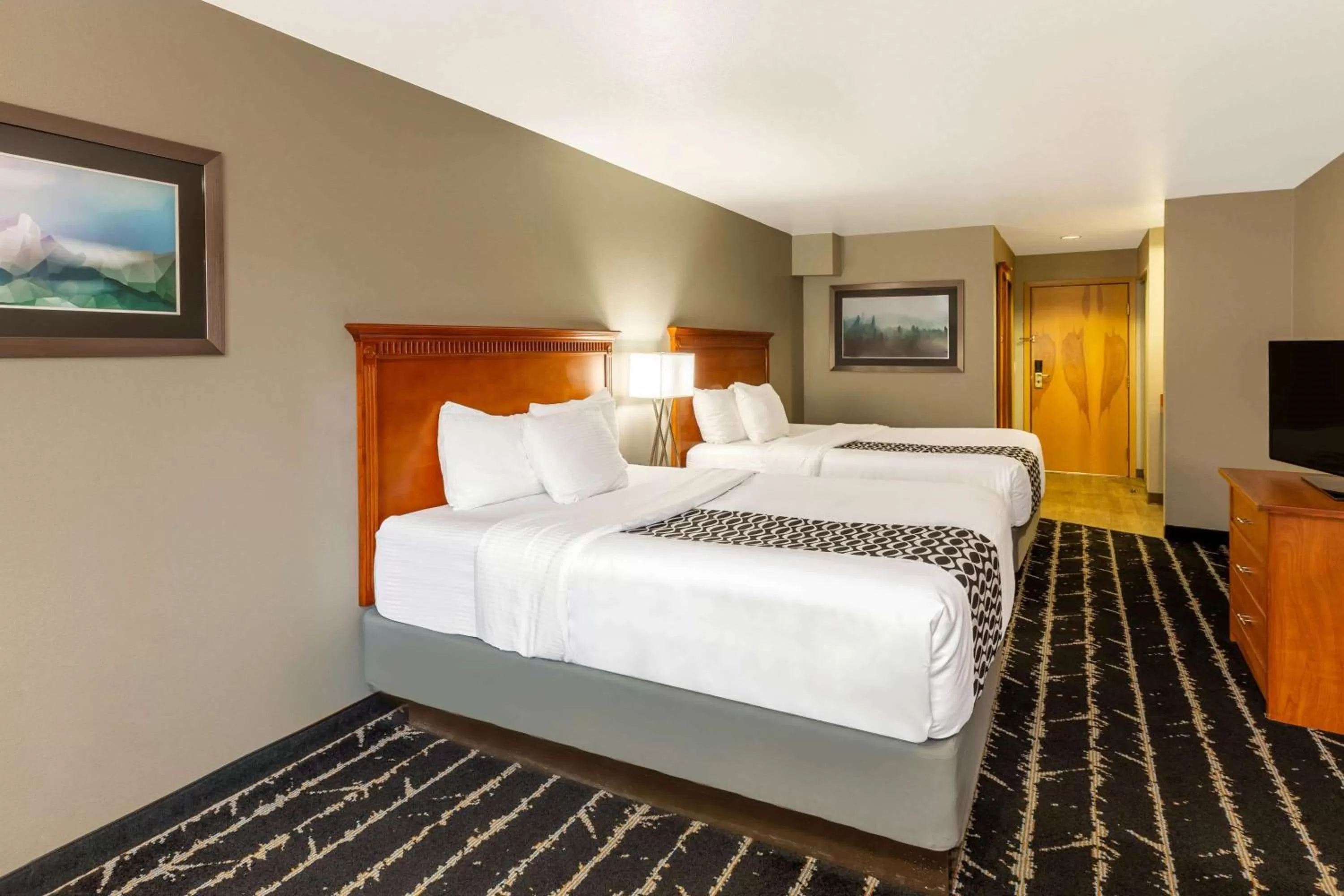 Deluxe Queen Room with Two Queen Beds - Non-Smoking in La Quinta by Wyndham Vancouver
